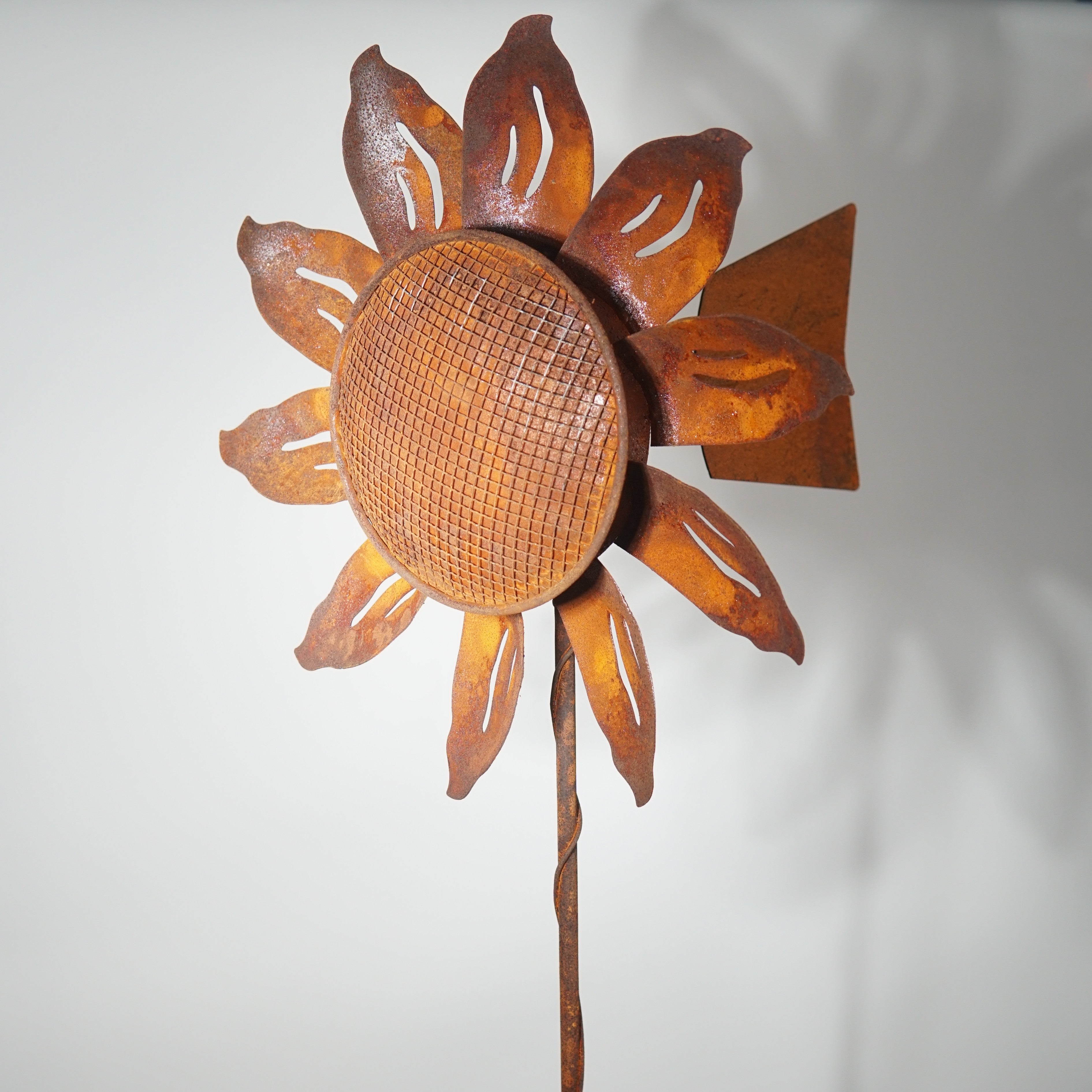 W4650-TAIL - Sunflower Spinner