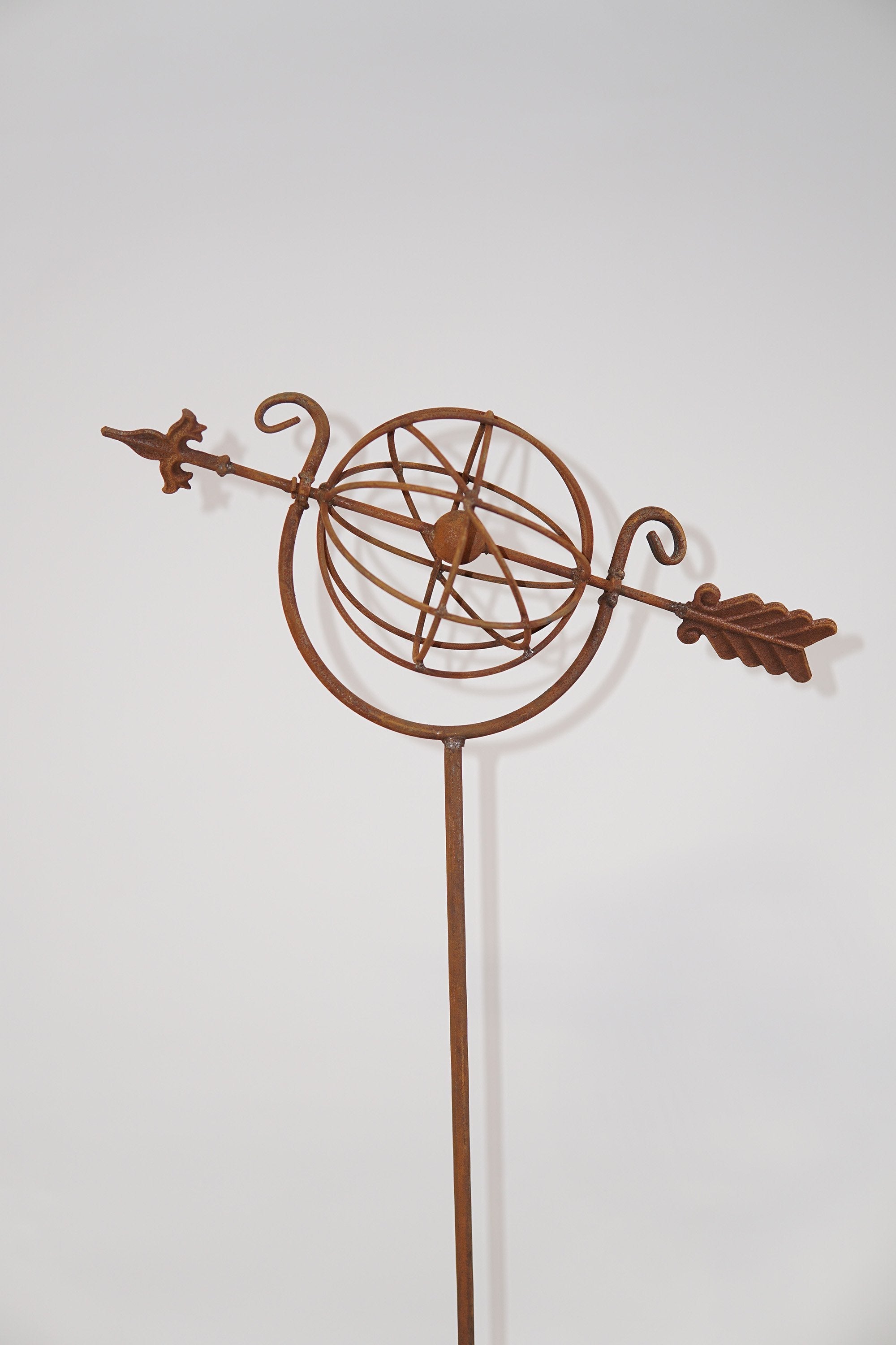 W4817 Armillary stake