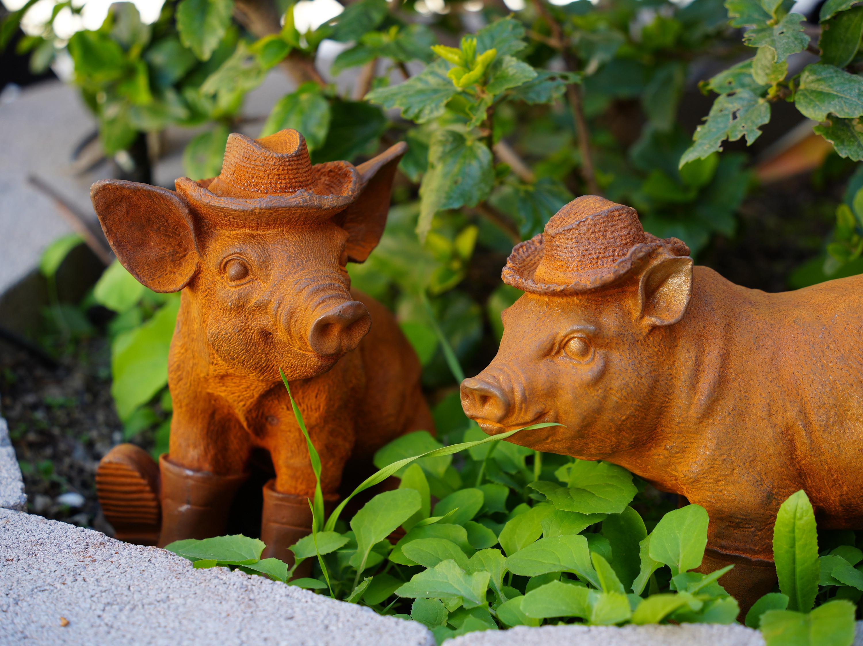 Cast Iron Pig Statues: Cowboy Garden Decor with Rain Boots