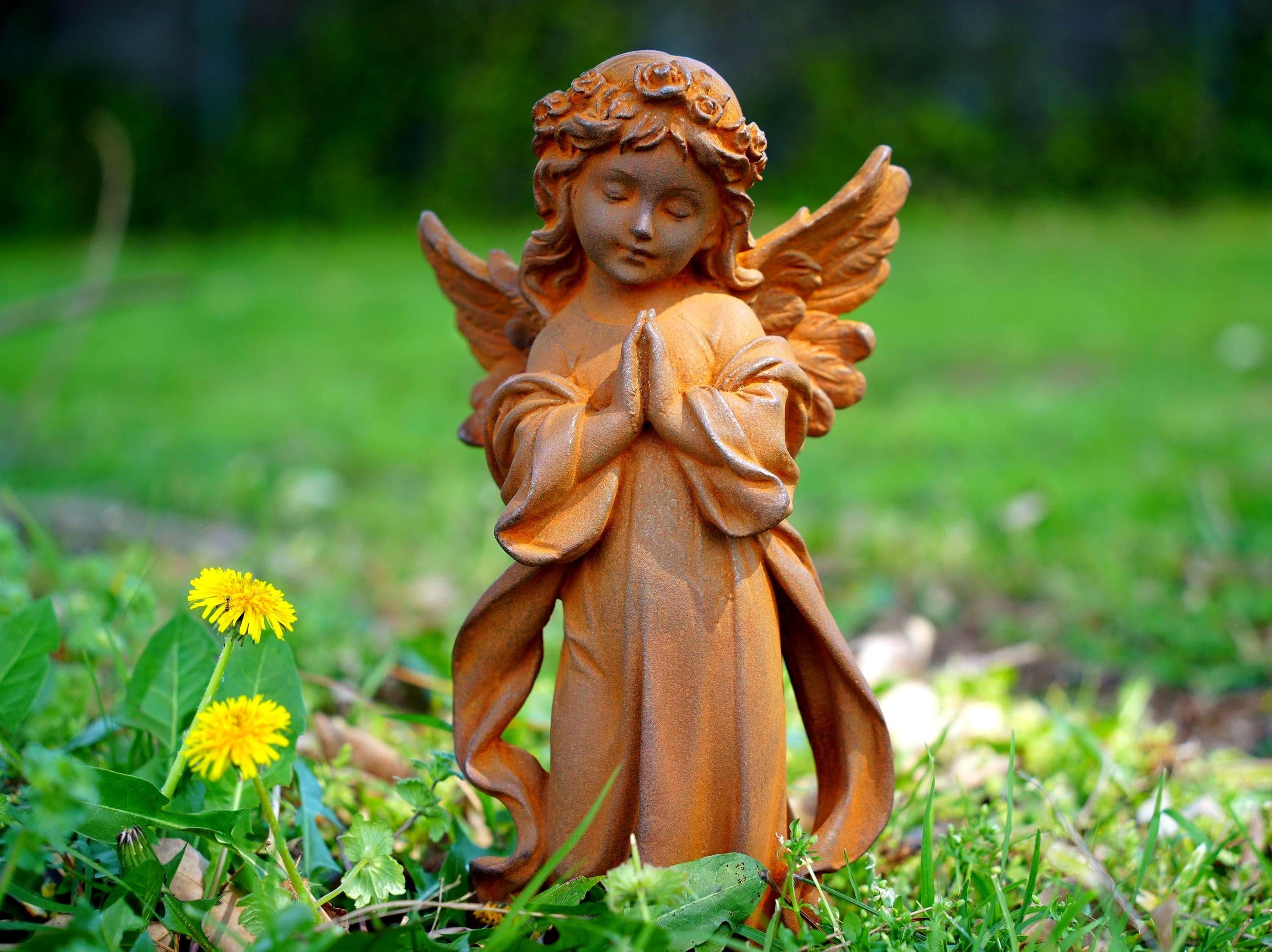 Handcrafted Cast Iron Angel Statue: Rustic Garden Religious Decor