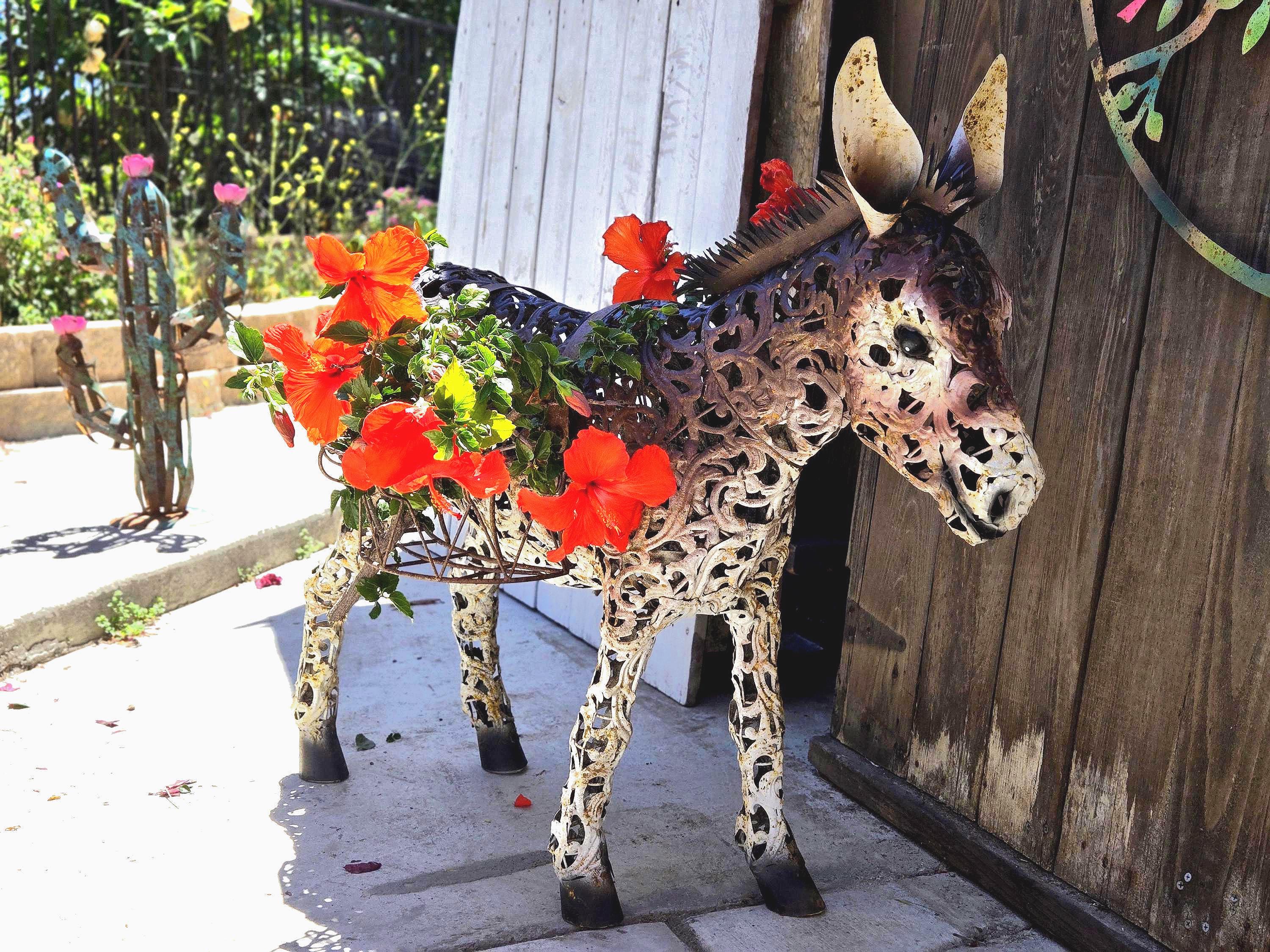 Rustic Metal Donkey Sculpture – Farmhouse Garden Yard Art, Welded Aged Patina Accent