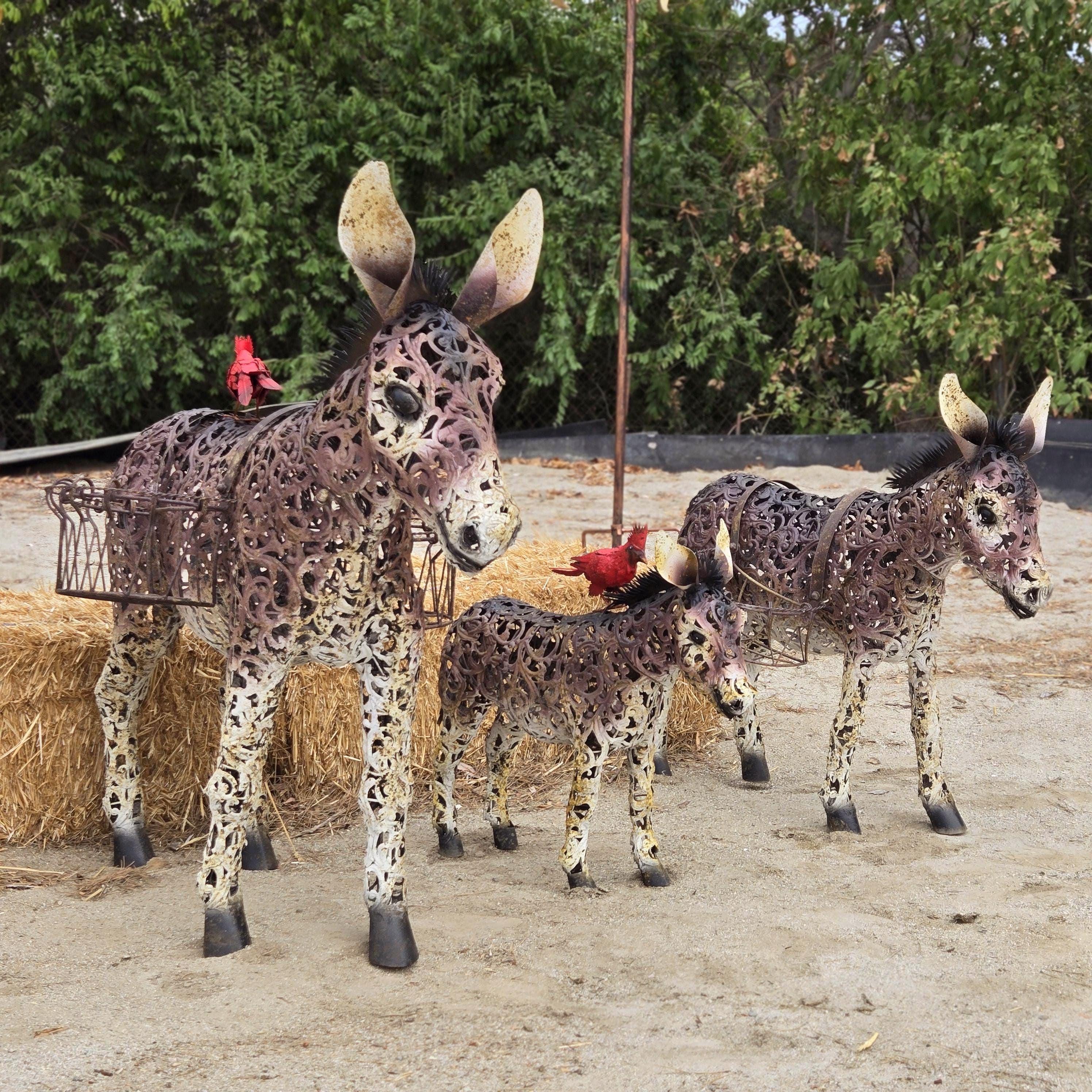 Rustic Metal Donkey Sculpture – Farmhouse Garden Yard Art, Welded Aged Patina Accent