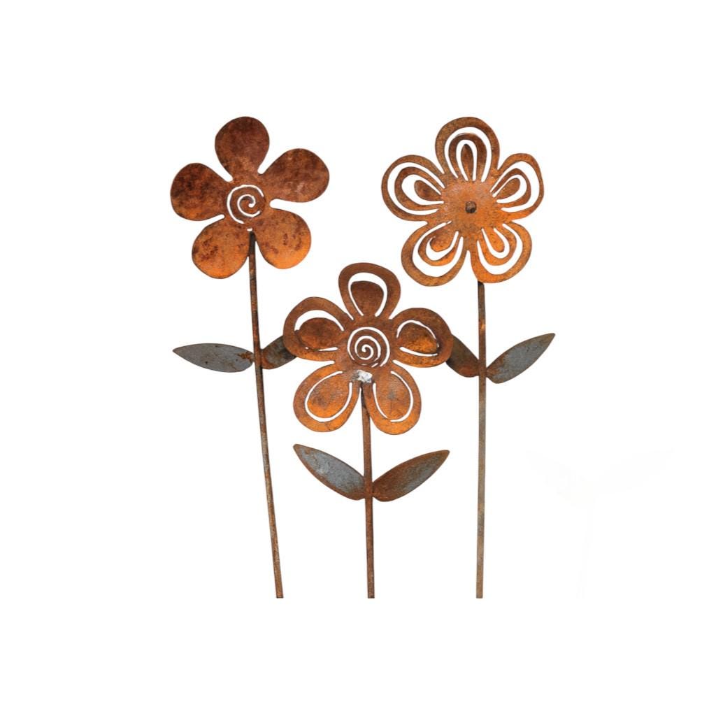 Rustic Metal Flower Garden Stake - Weather Resistant Outdoor Decor