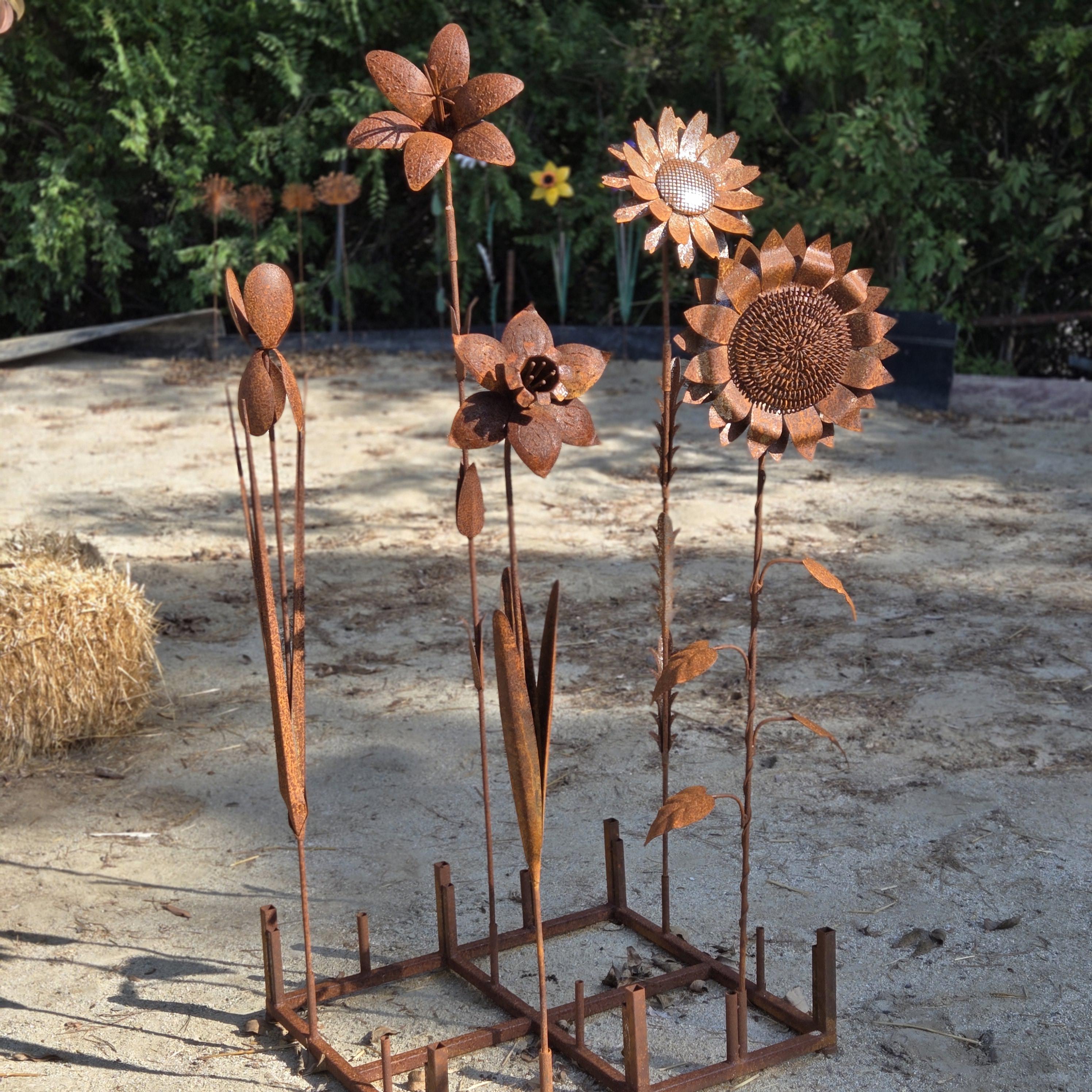 Metal Garden Flower Stake Set: Lily, Daisy, Iris, Sunflower Yard Art