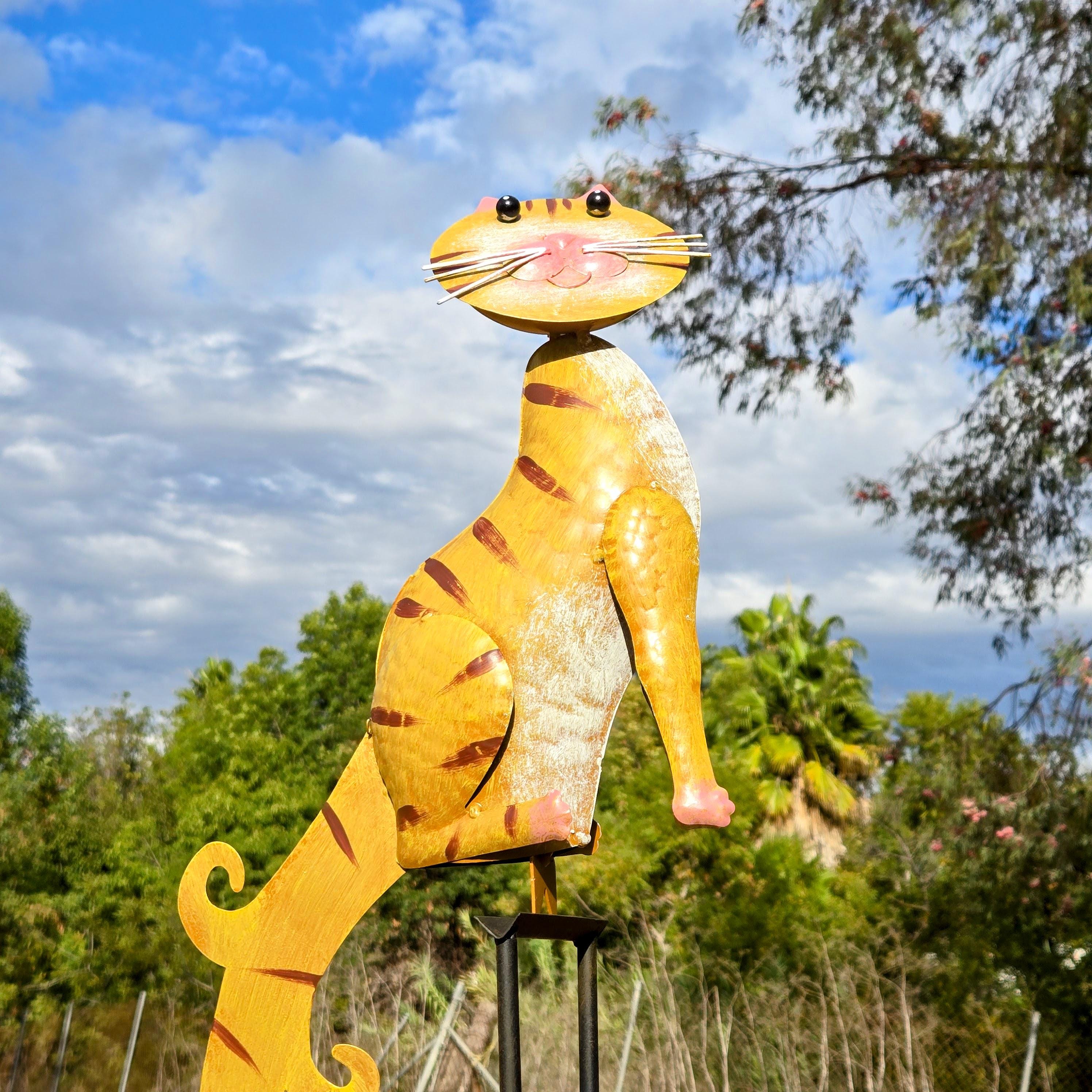 Metal Cat Dog Garden Balancer – Kinetic Outdoor Yard Art for Cat Lovers