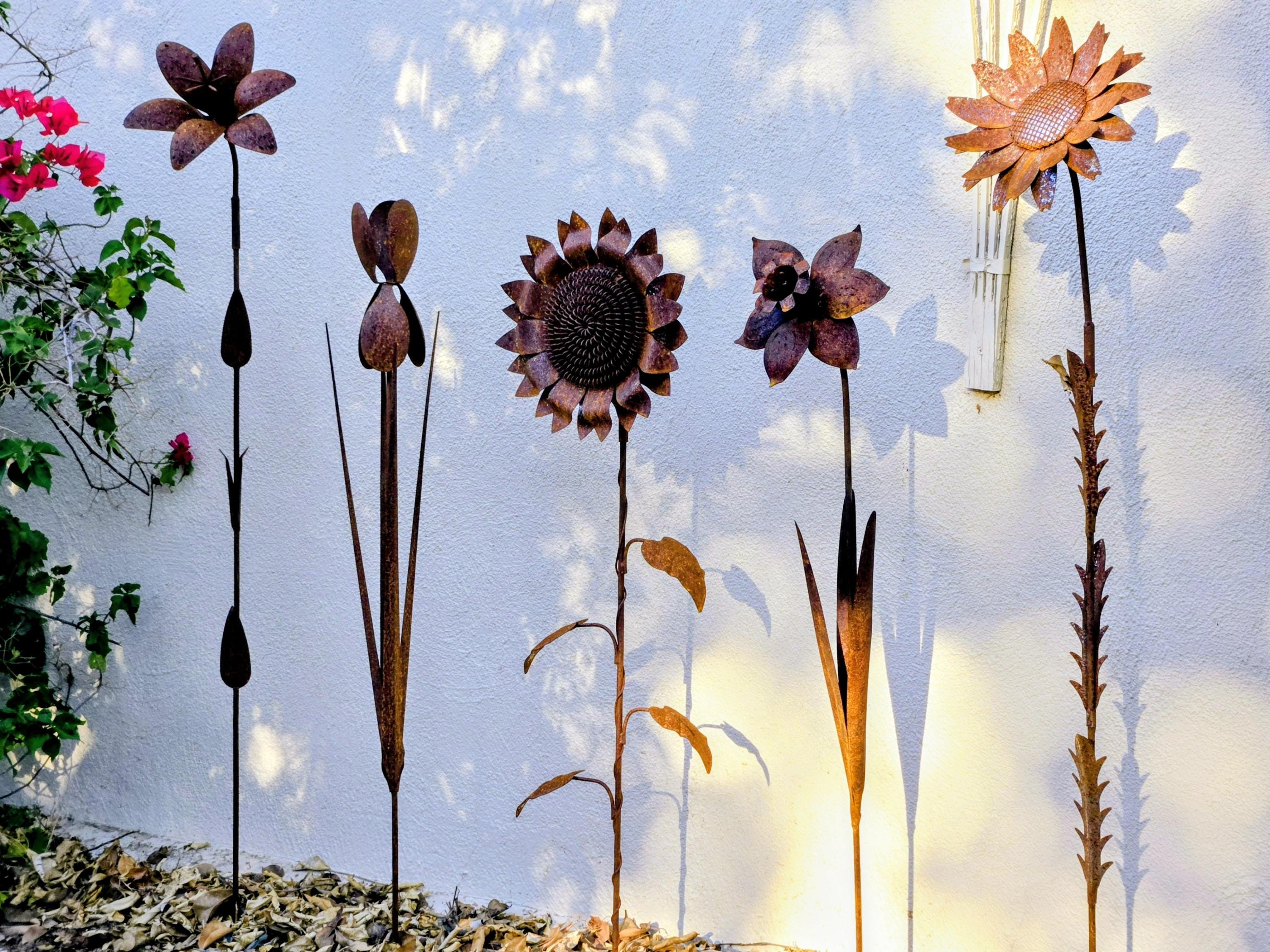 Rustic Metal Flower Stake Set, Garden Art Sculpture, Low-Carbon Steel