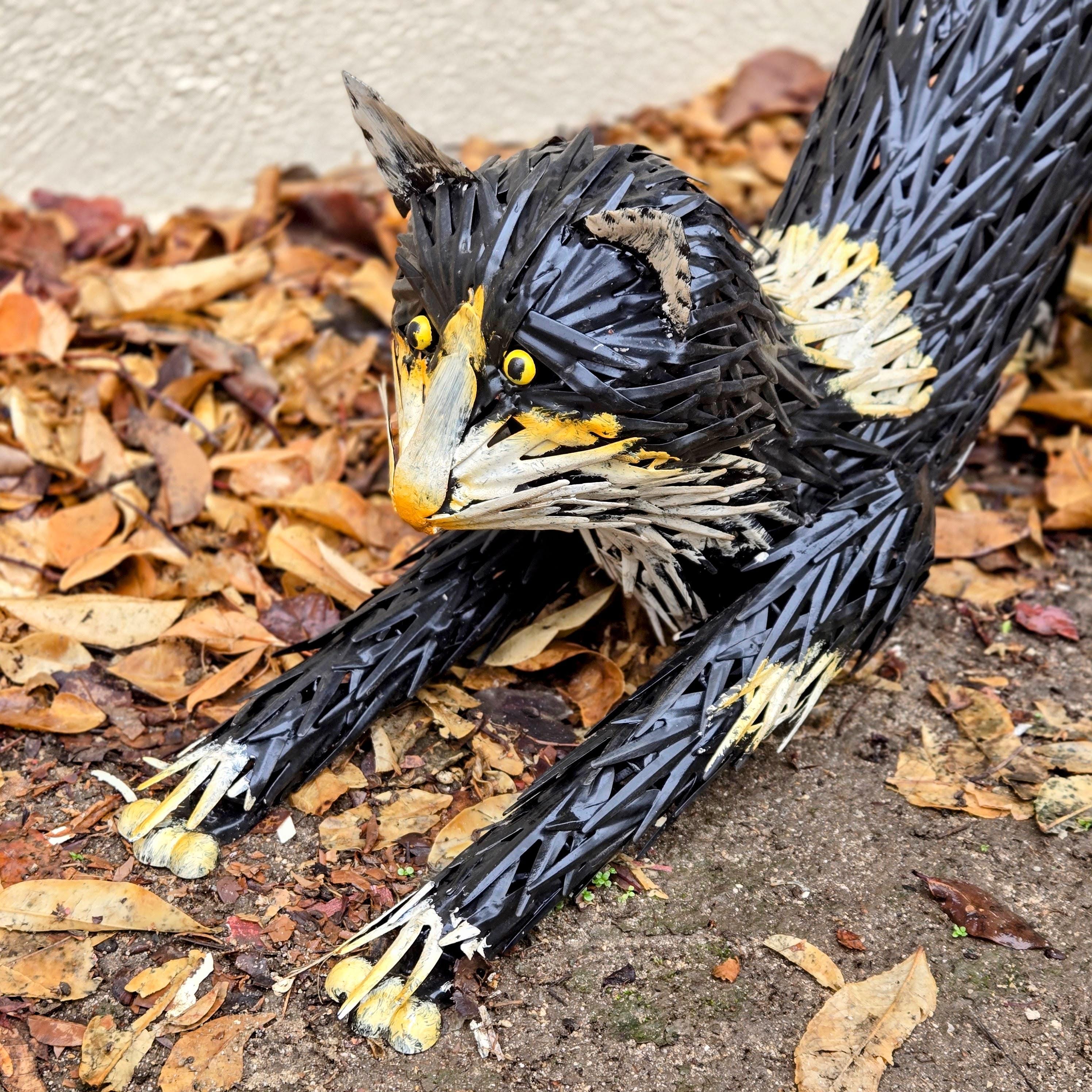 Metal Black Cat Garden Sculpture – Rustic Outdoor Yard Art Figurine