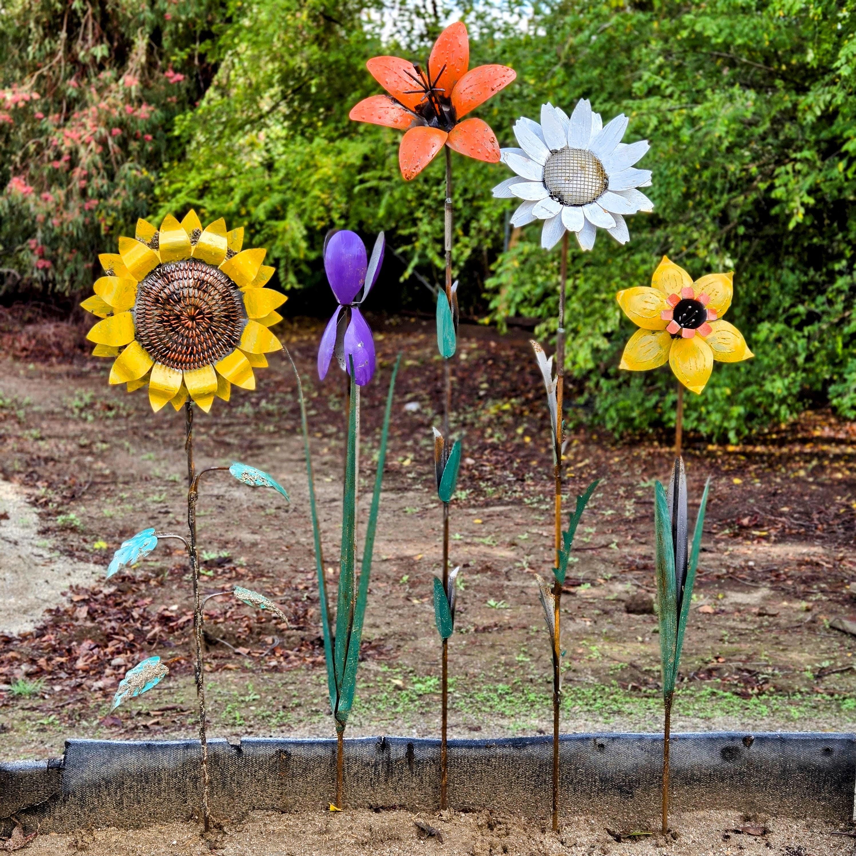 Metal Garden Flower Stake Set: Lily, Daisy, Iris, Sunflower Yard Art