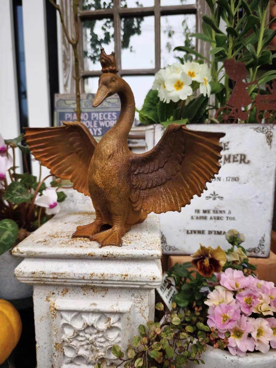 Cast Iron Crowned swan Sculpture – Spreading Wings Garden Bird Statue, Whimsical Animal Decor