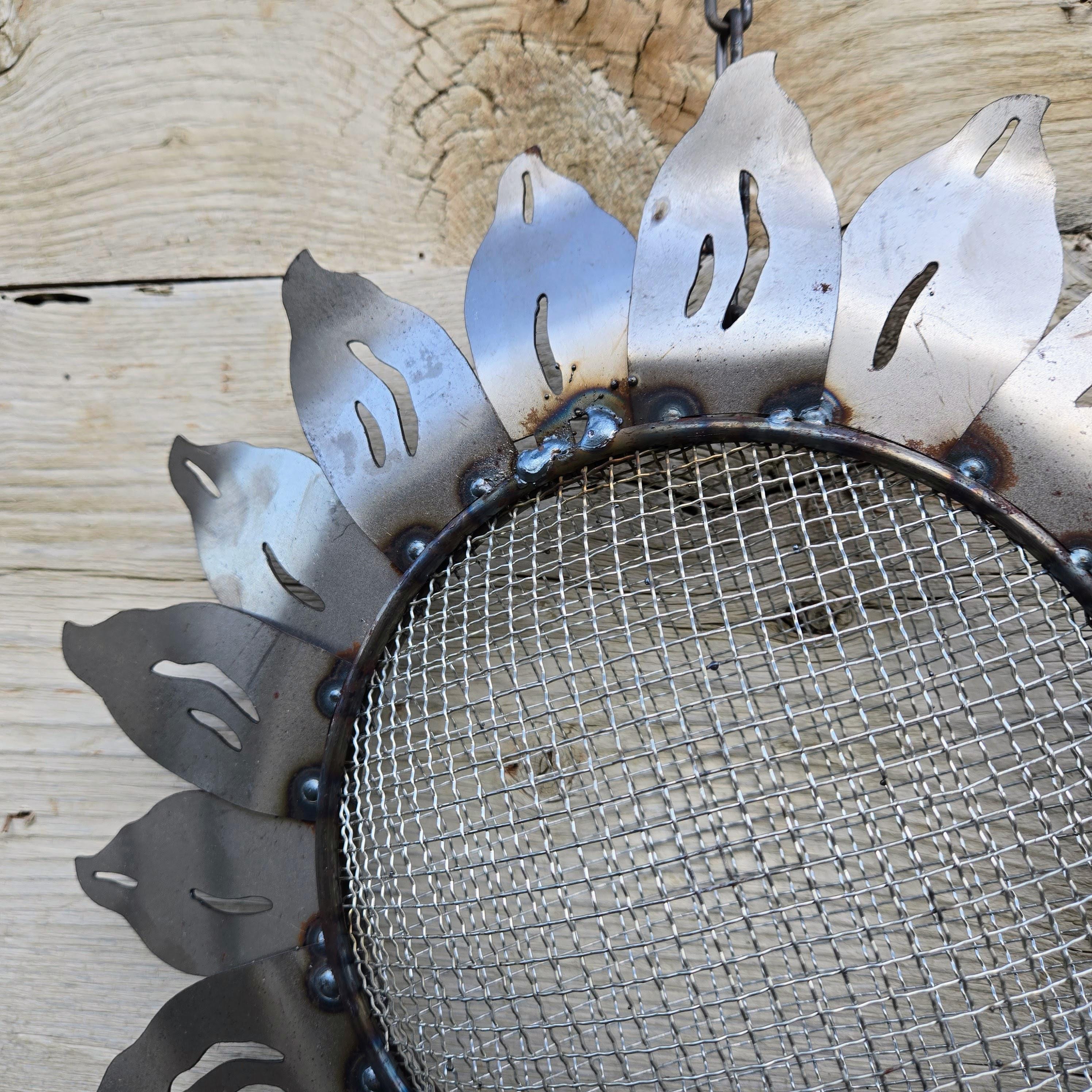 Rustic Metal Sunflower Bird Feeder: Hanging Garden Decor