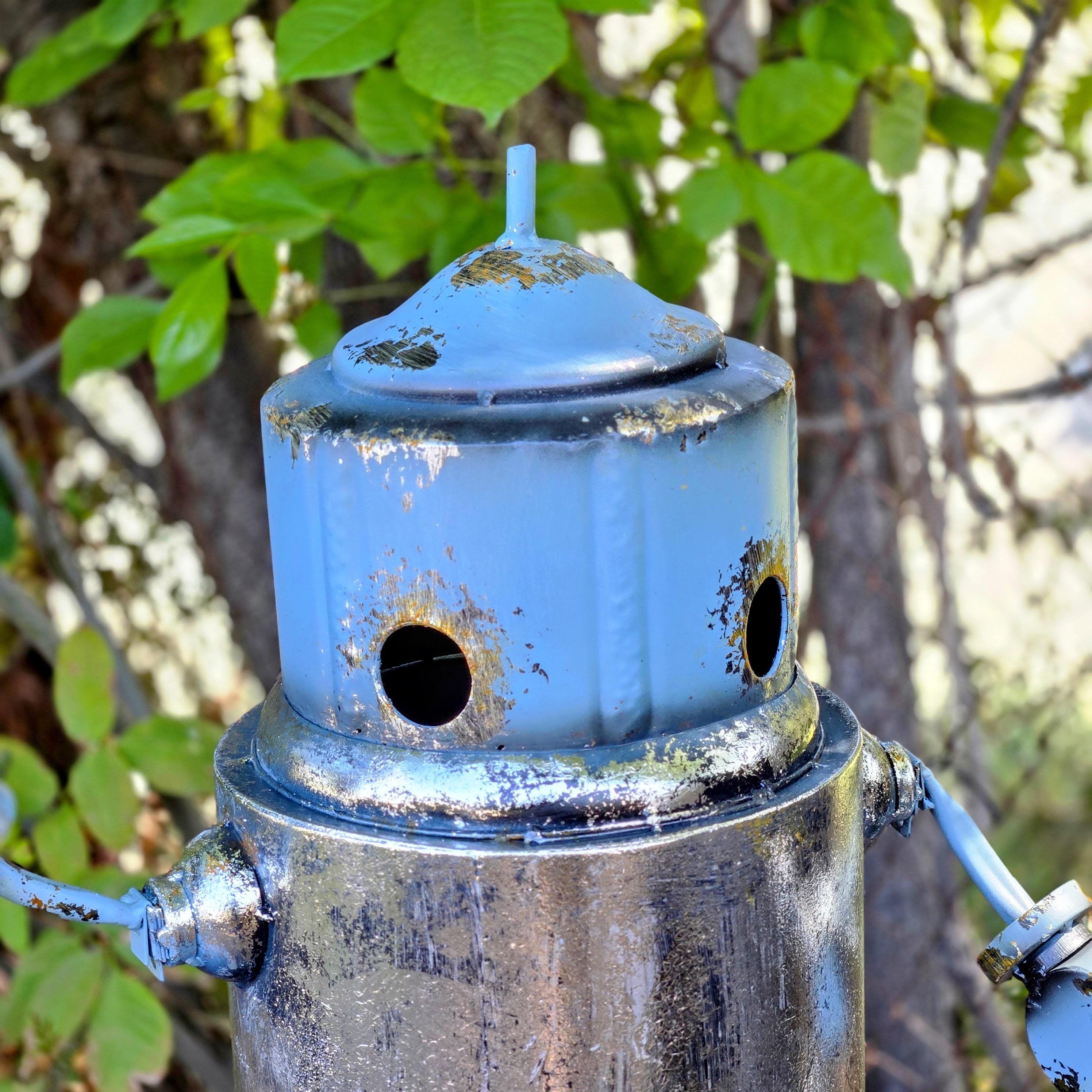 Blue Metal Robot Garden Sculpture – Rustic Industrial Yard Art Outdoor Garden Decor