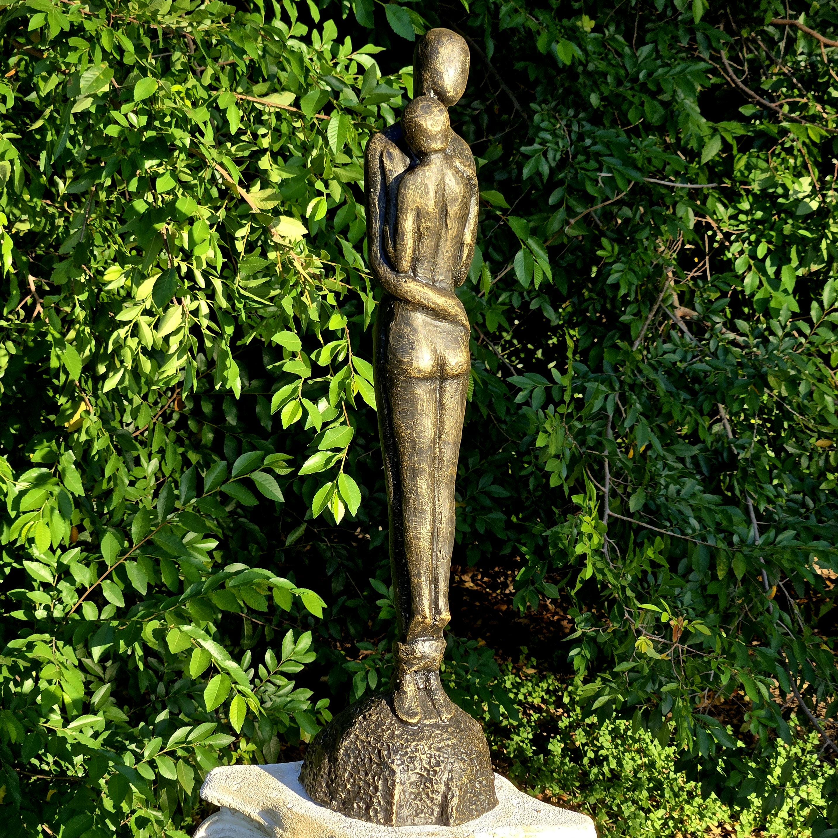 Cast Iron Couple Sculpture – Abstract Lovers Statue, Rustic Garden Decor