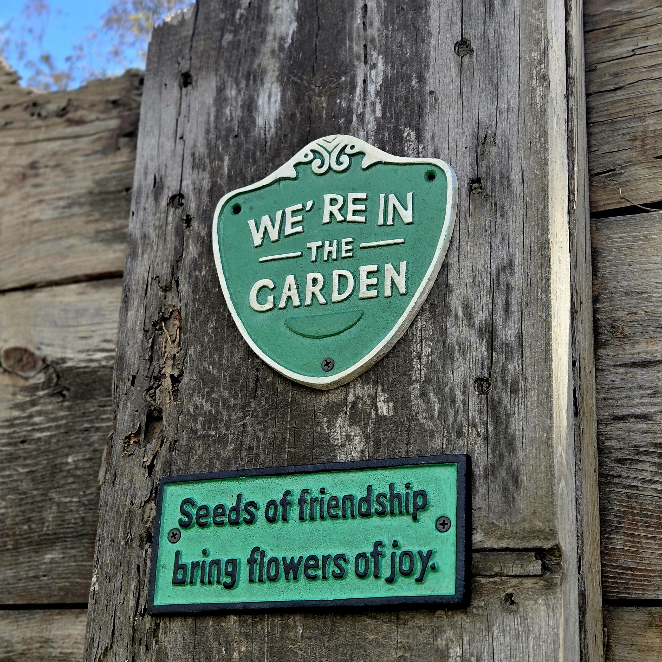 Cast Iron Garden Signs Set – Rustic Farmhouse Outdoor Decor, Welcoming Messages