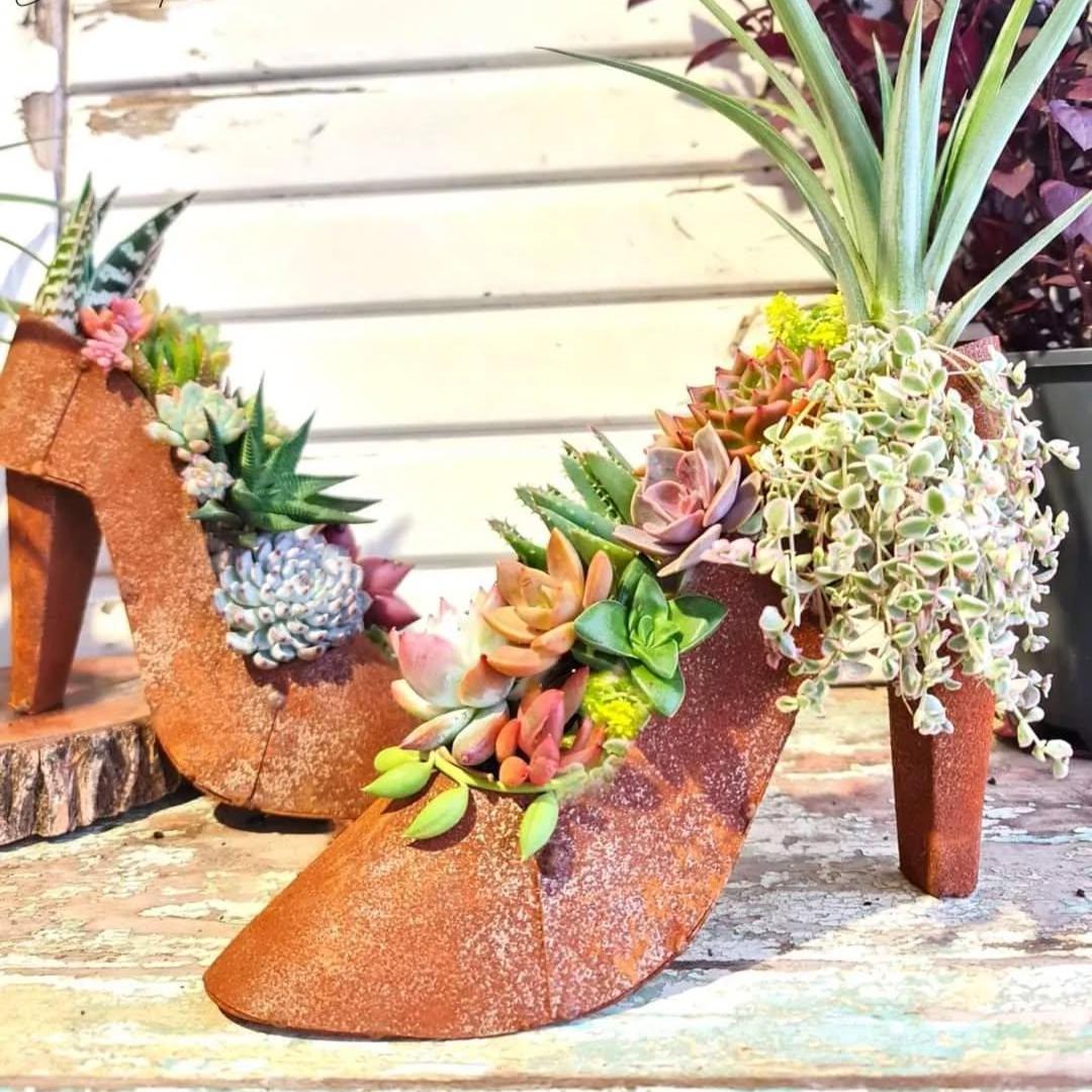 Metal High Heel Planter – Rustic Farmhouse Garden Decor, Weathered Steel Succulent Pot