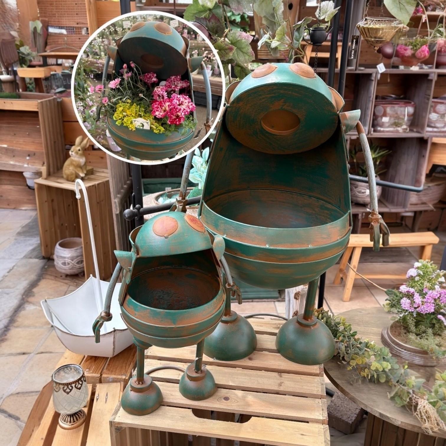Vintage Metal Frog Robot Planter – Playful Open Mouth Garden Sculpture