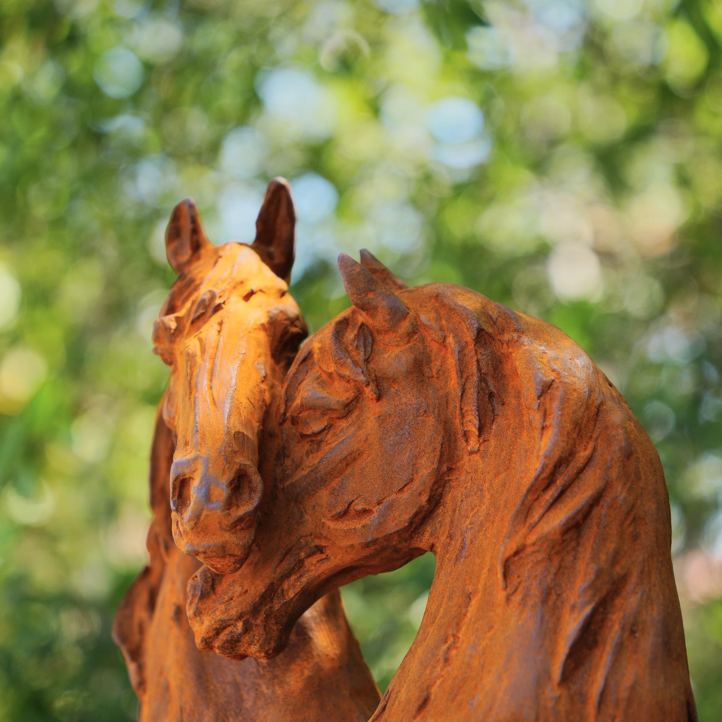 Rustic Metal Horse Sculpture, Double Horse Head Statue, Equestrian Garden Art, Outdoor Horse Decor, Farmhouse Ranch Sculpture