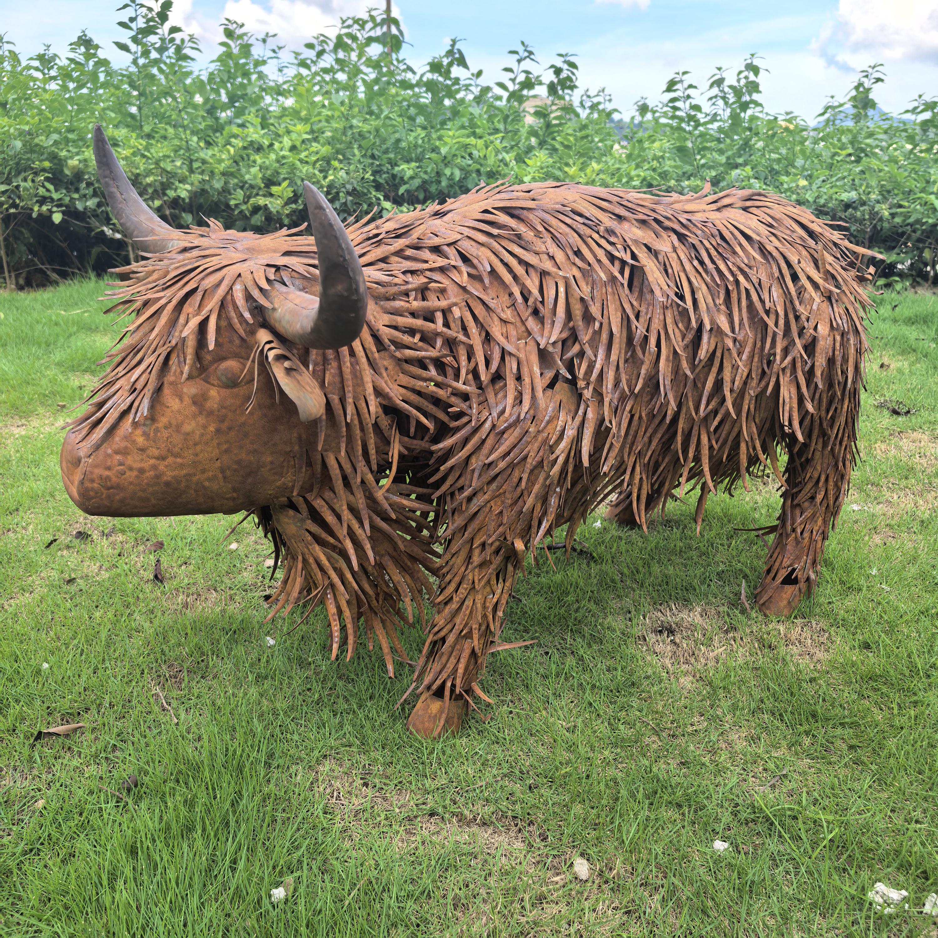 Rustic Metal Highland Cow Sculpture, Large Garden Cow Statue, Farmhouse Yard Art, Outdoor Metal Animal Decor, Highland Cattle Ornament