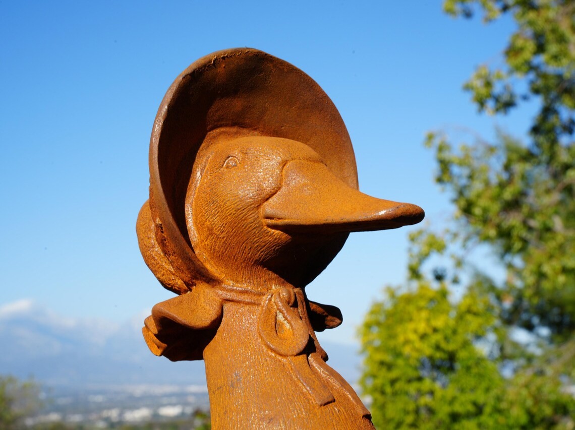 Metal Mrs. Duck Cast Iron Sculpture – Victorian Garden Lady Duck with Bonnet