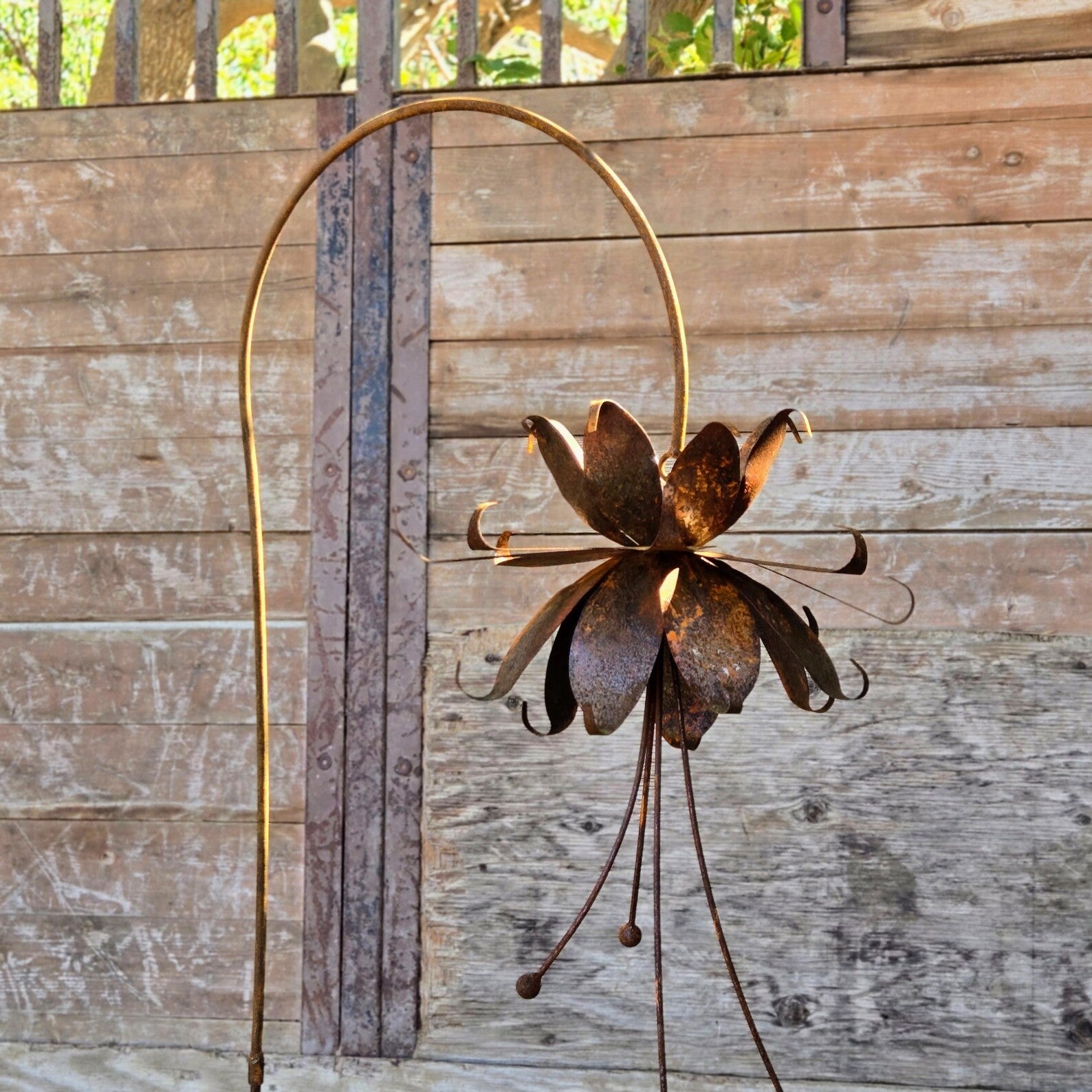 Rustic Metal Flower Stakes: Low-Carbon Steel Garden Art
