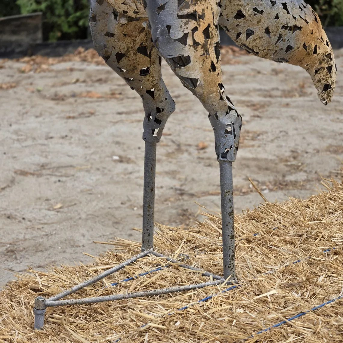 Metal Jumping Fox Garden Sculpture – Rustic Iron Animal Art, Outdoor Yard Decor