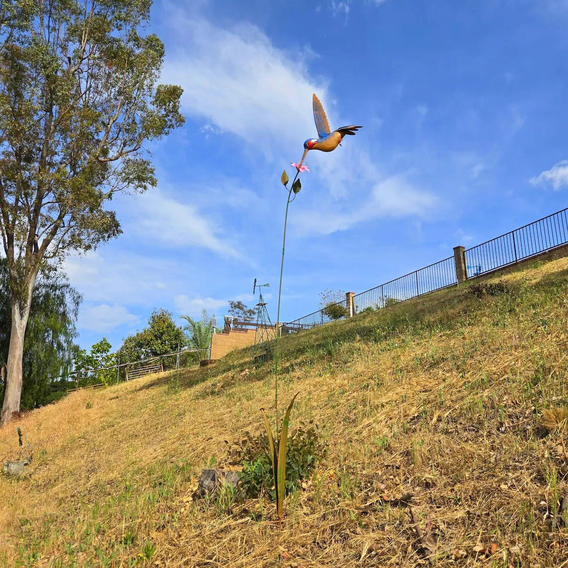 88“Tall Metal Hummingbird Shape Handmade Metal Kingfisher Garden Art – Artistic