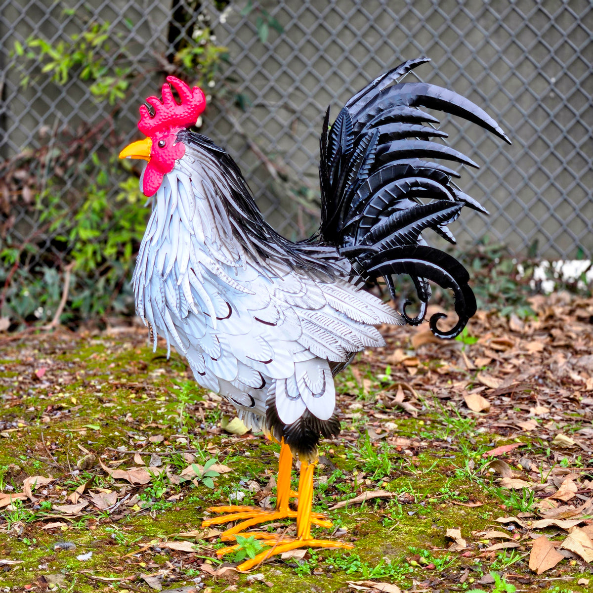 Handcrafted Metal Rooster Garden Statue – Farmhouse Yard Art Chicken Sculpture, Rustic Outdoor Decor