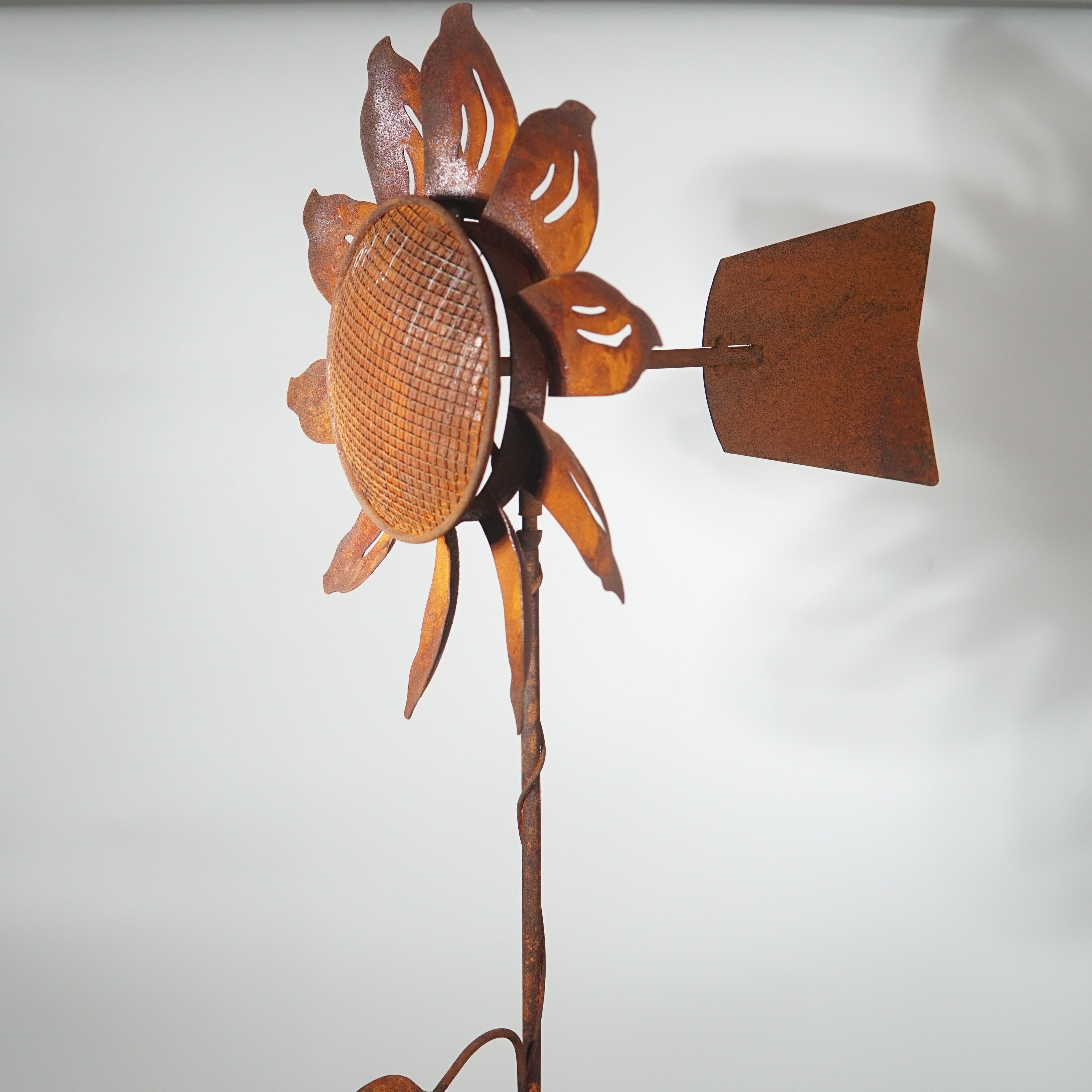 W4650-TAIL - Sunflower Spinner