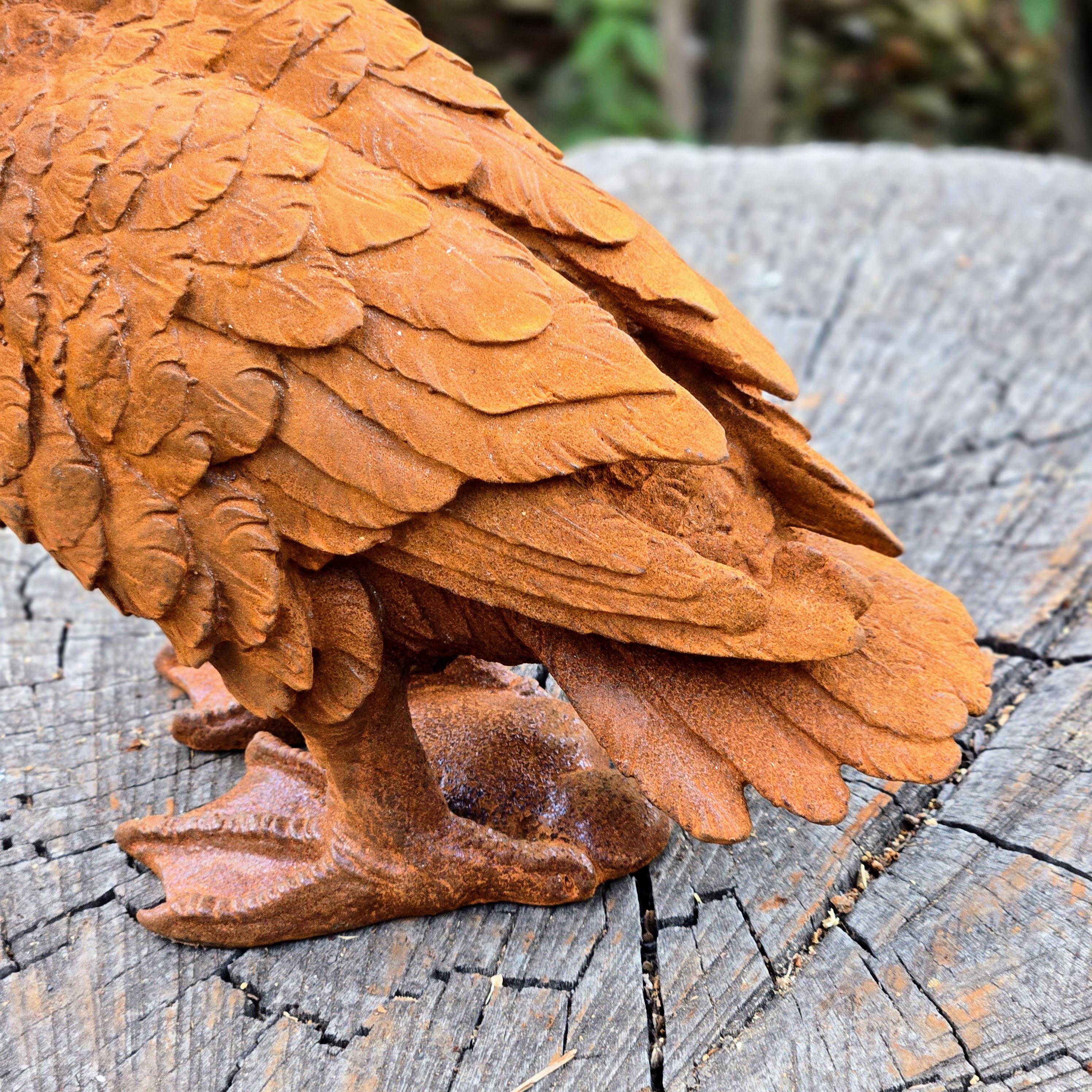 Rustic Cast Iron Duck Statue: Farmhouse Garden Decor
