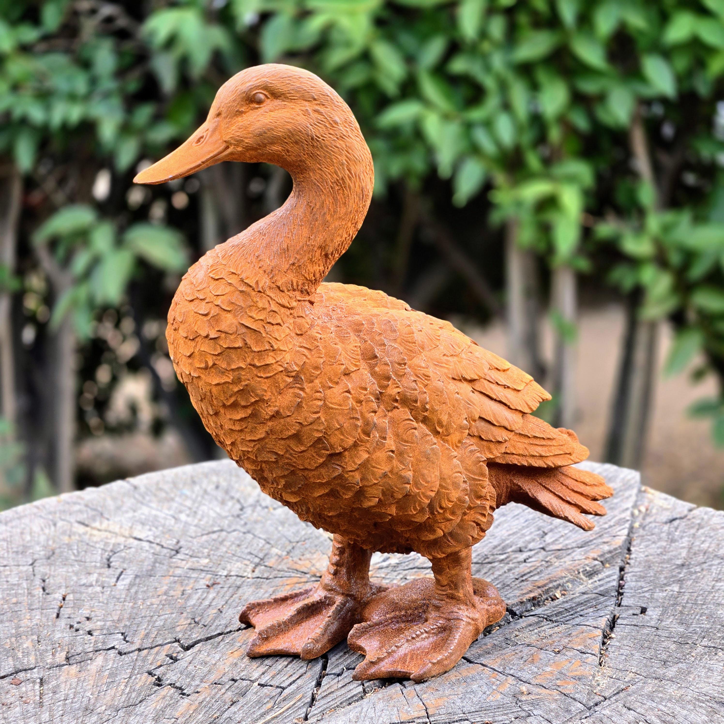 Rustic Cast Iron Duck Statue: Farmhouse Garden Decor
