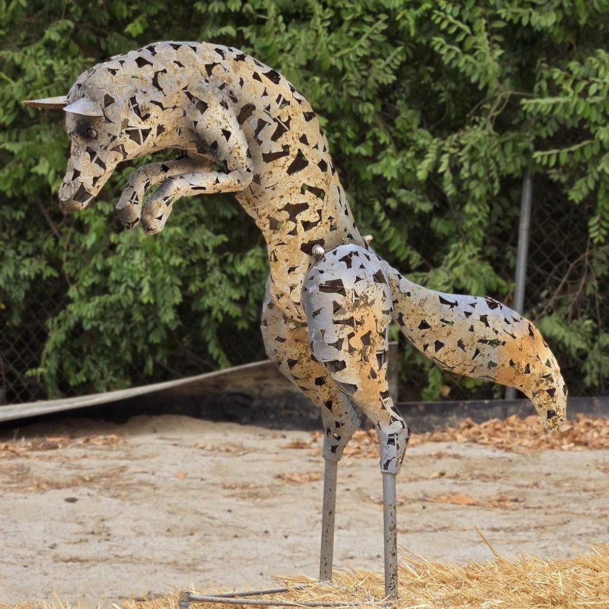 Metal Jumping Fox Garden Sculpture – Rustic Iron Animal Art, Outdoor Yard Decor