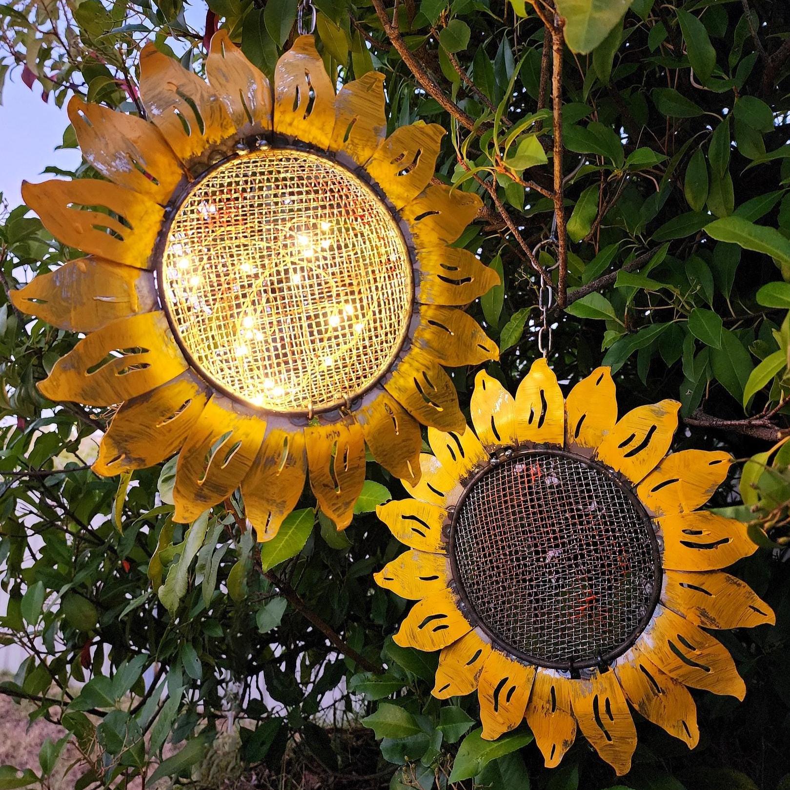 Rustic Metal Sunflower Bird Feeder: Hanging Garden Decor