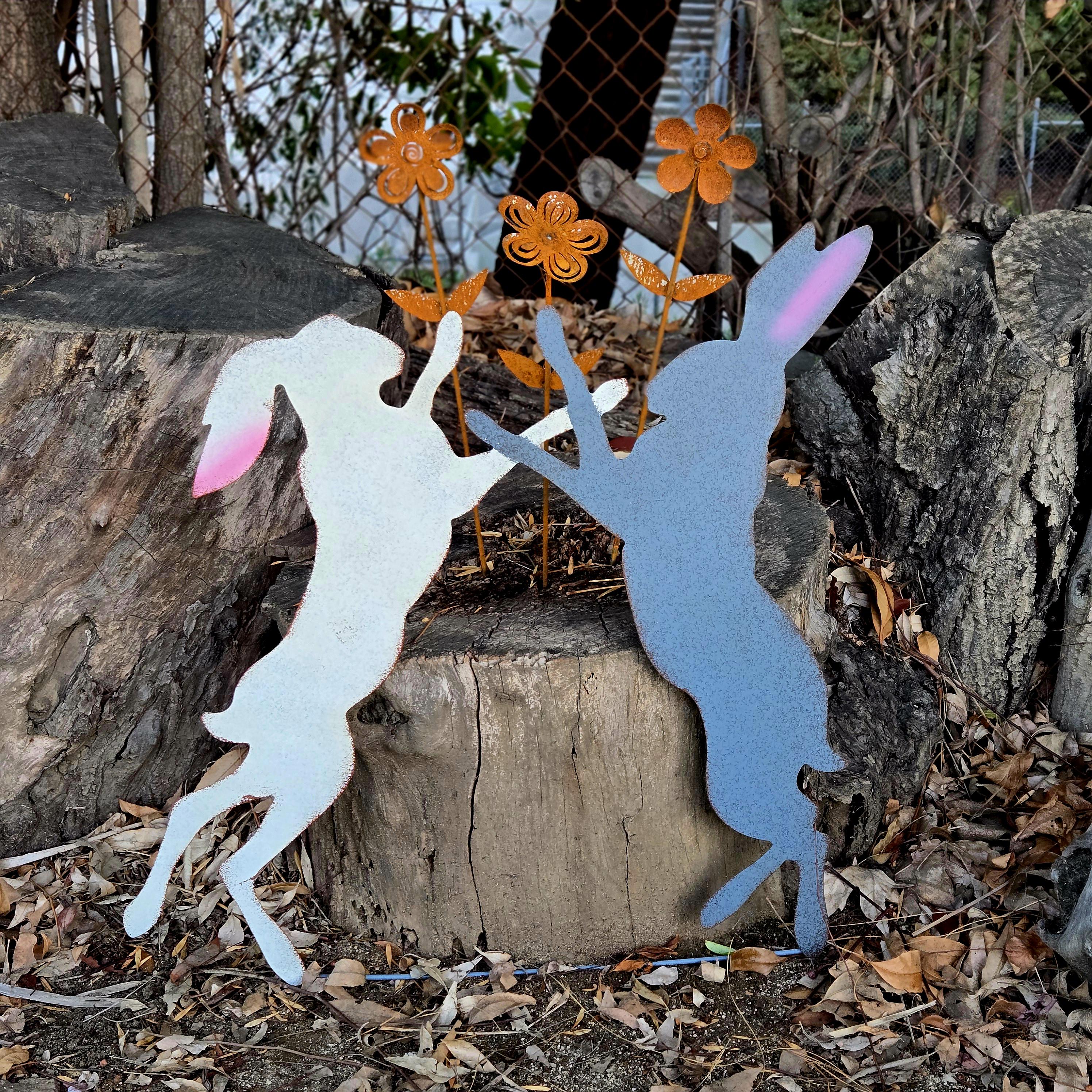 Rustic Metal Flower Garden Stake - Weather Resistant Outdoor Decor