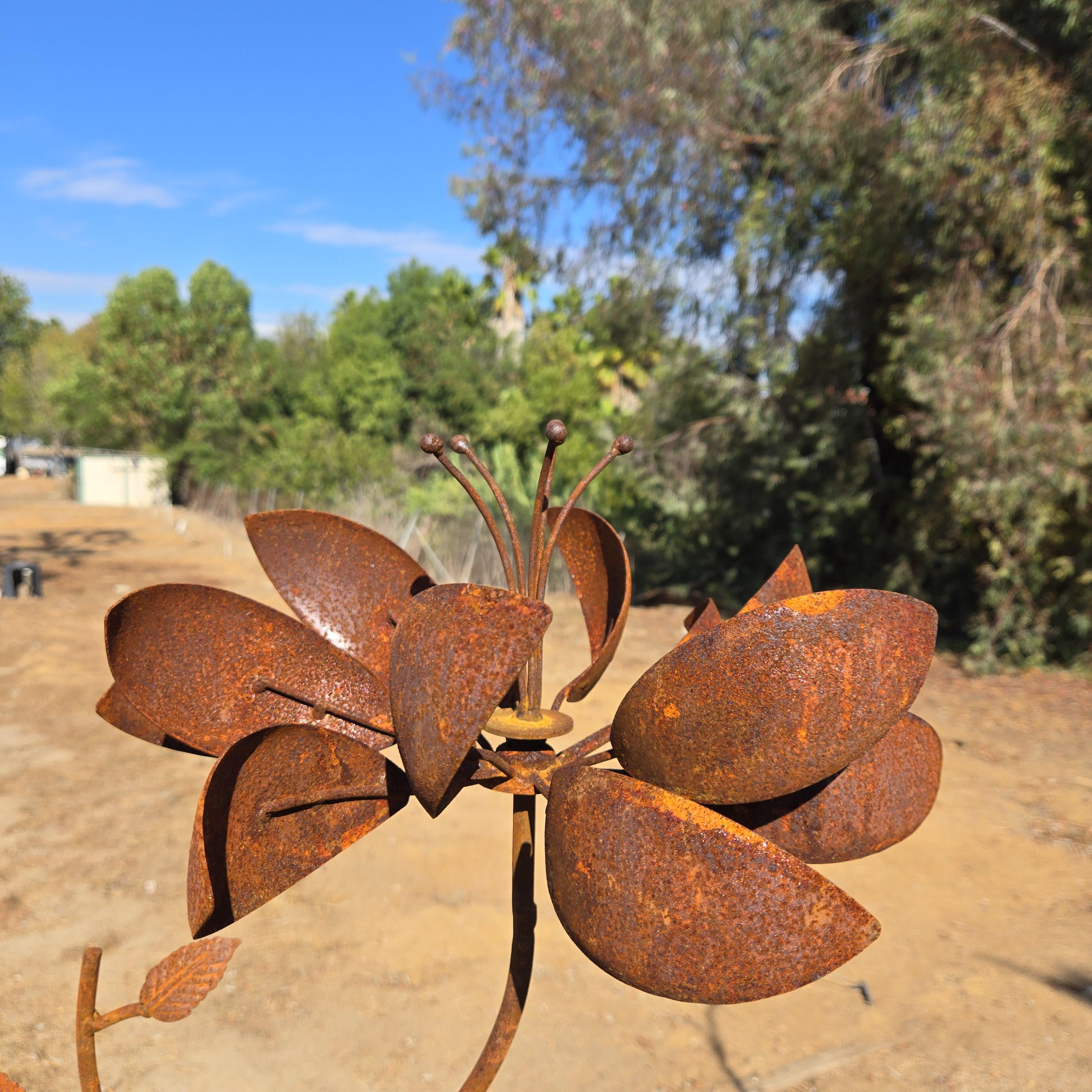 Rusty Metal Flower Garden kinetic wind spinner Stake: Handmade Iron Sculpture, Outdoor Decor
