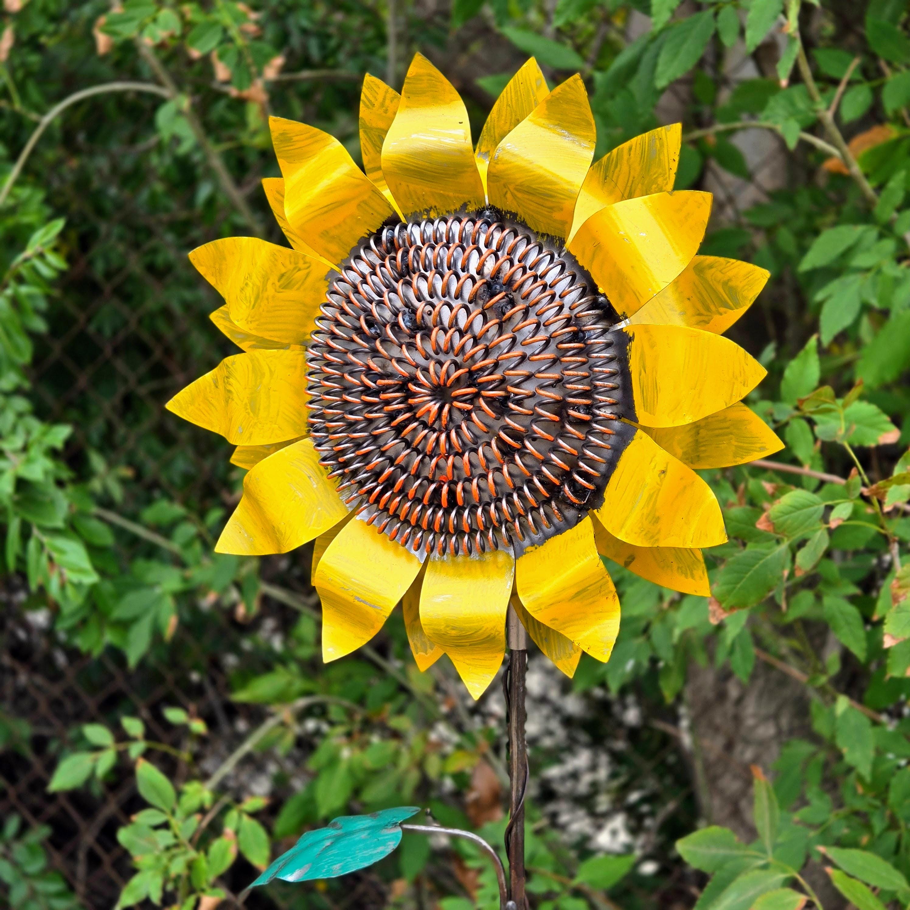 Rustic Metal Sunflower Garden Stake – Vintage Farmhouse Outdoor Decor