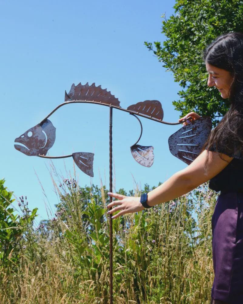 Rustic Metal Fish Weathervane Garden Stake – Vintage Wind Direction Sculpture for Outdoor Yard Decor