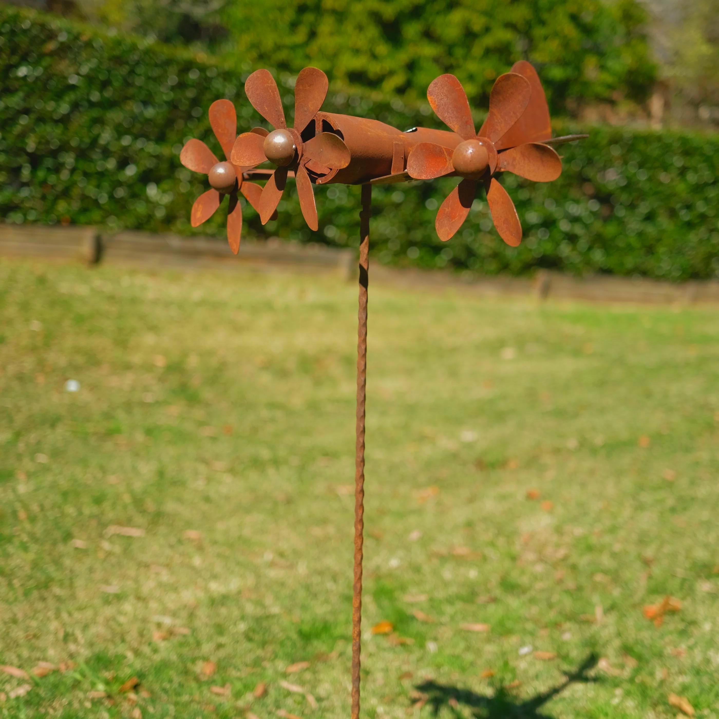 Handmade Rusty Iron Wind Spinner: Vintage Metal Flower Garden Art (67"H)