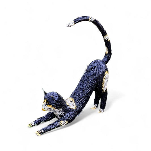 Metal Black Cat Garden Sculpture – Rustic Outdoor Yard Art Figurine