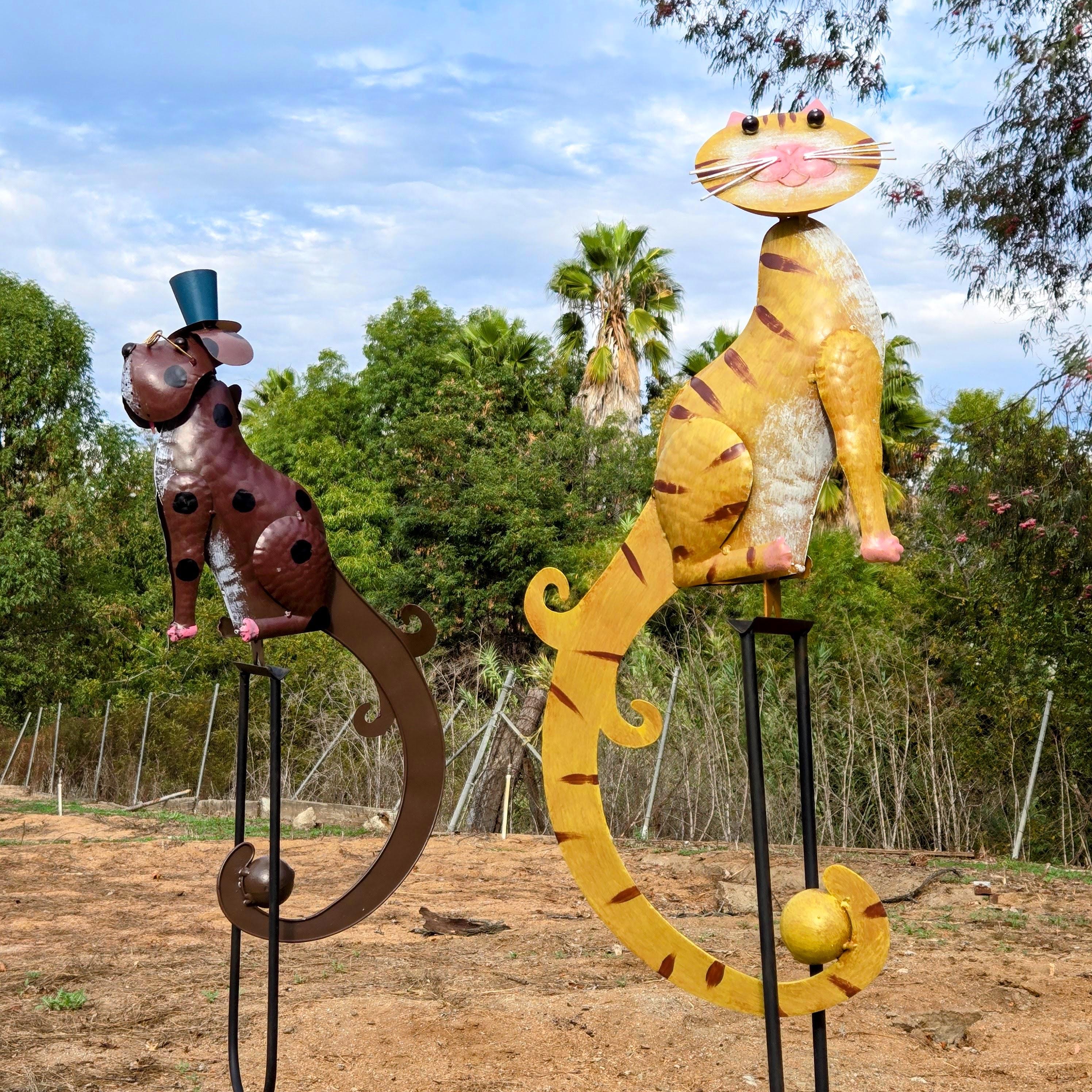 Metal Cat  Dog Garden Balancer – Kinetic Outdoor Yard Art for Cat Lovers