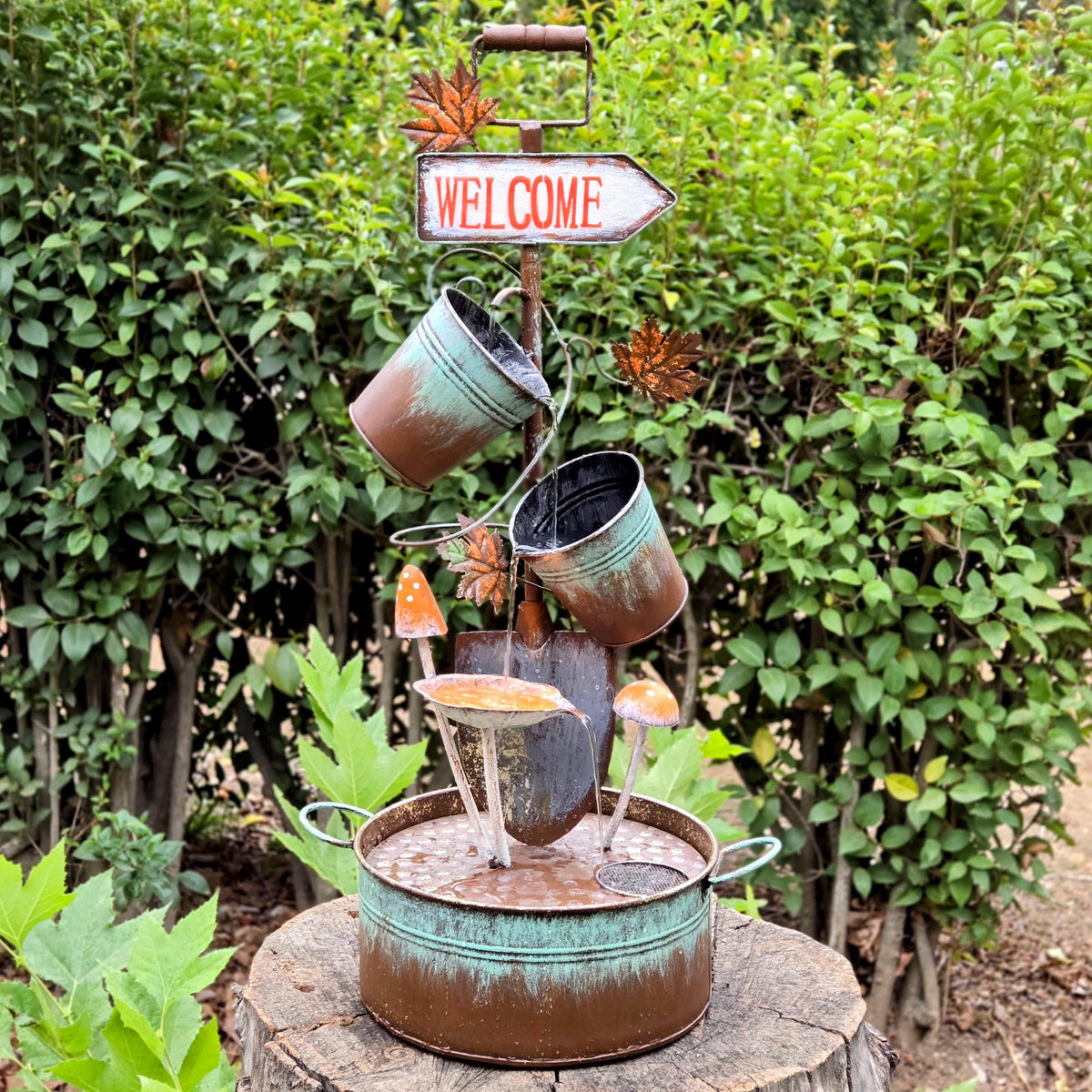 Rustic Solar Metal Water Fountain – Vintage Bucket Cascade Garden Yard Art with Welcome Sign