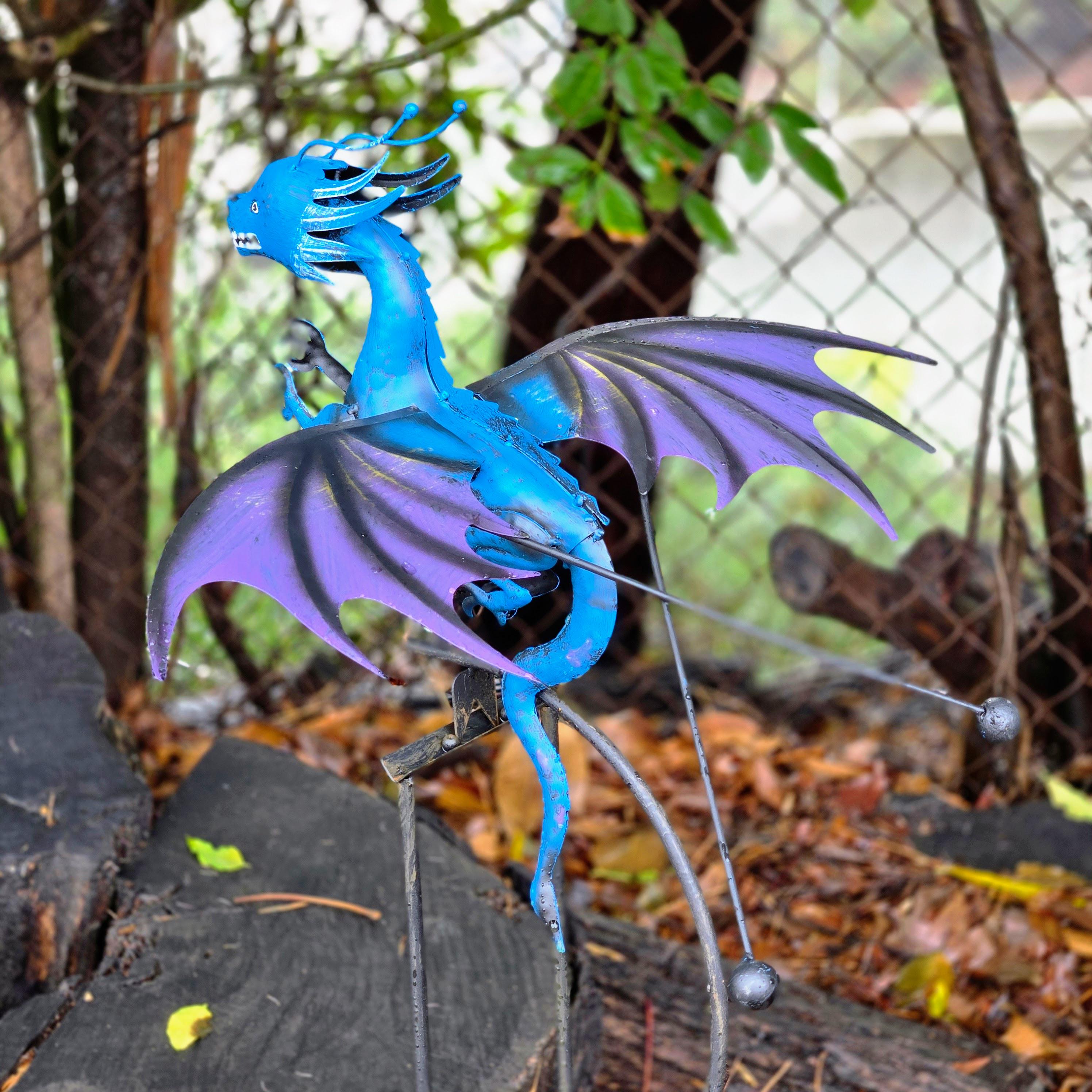 Metal Flying dragon Garden Rocker: Steel Balancing Lawn Ornament
