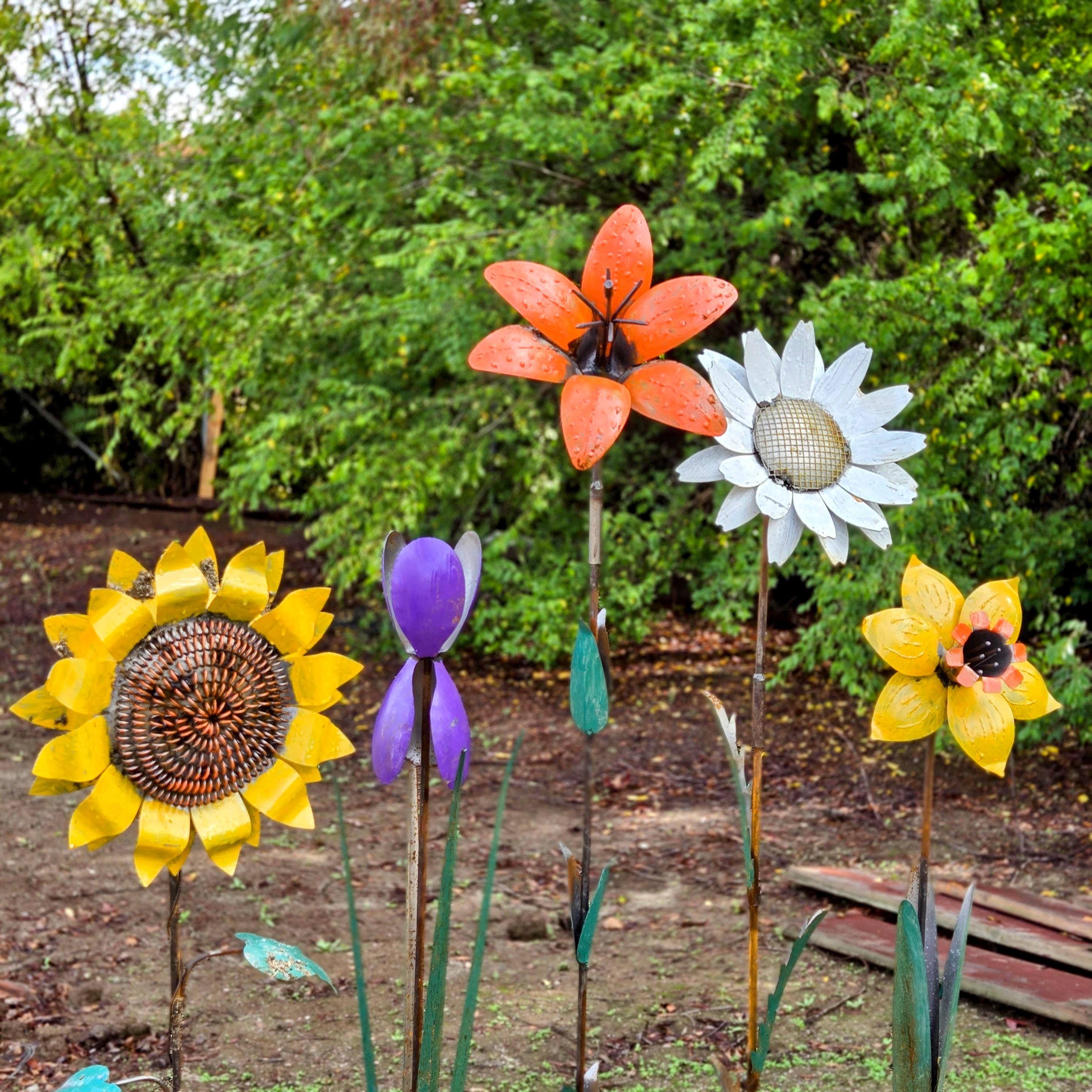 Metal Garden Flower Stake Set: Lily, Daisy, Iris, Sunflower Yard Art