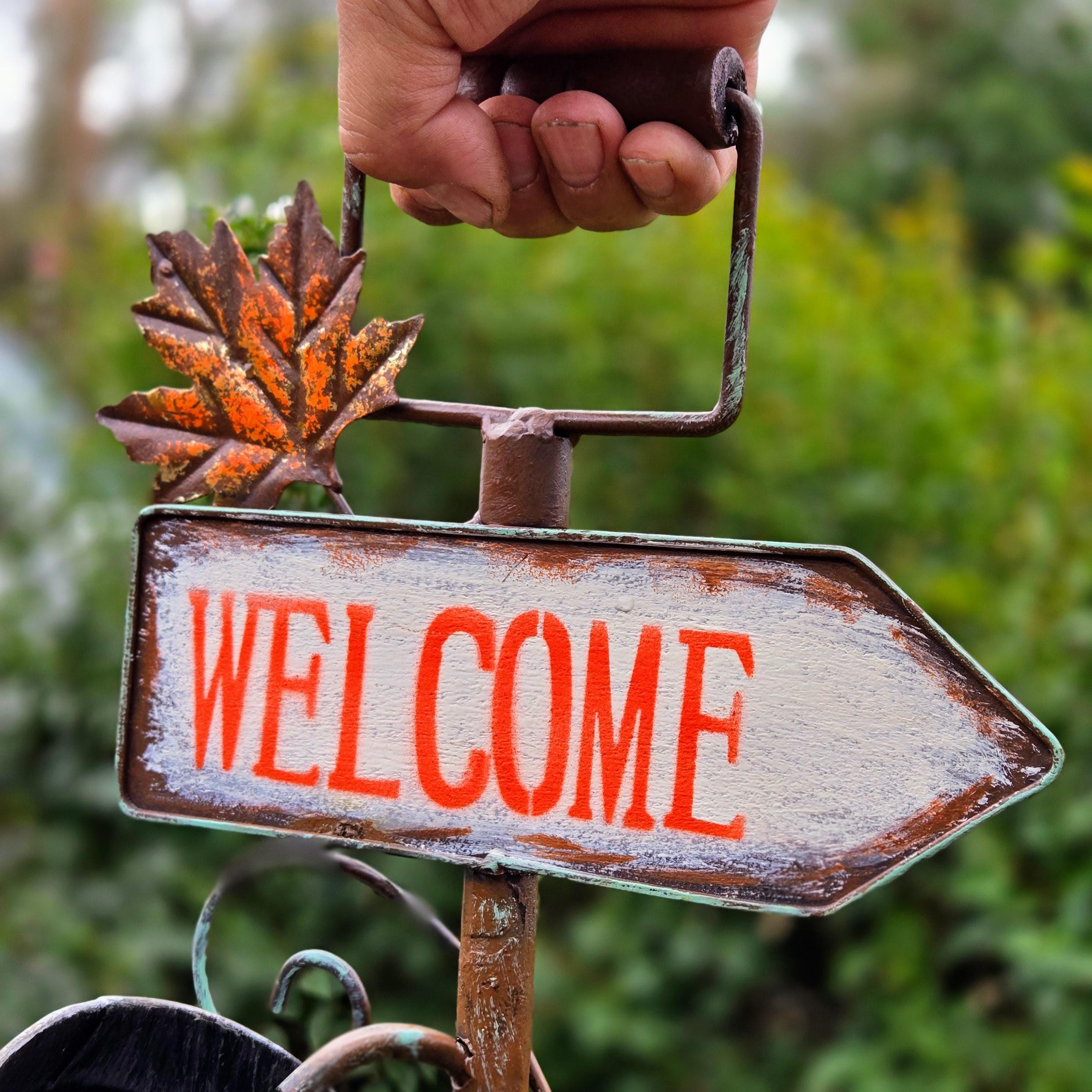 Rustic Solar Metal Water Fountain – Vintage Bucket Cascade Garden Yard Art with Welcome Sign