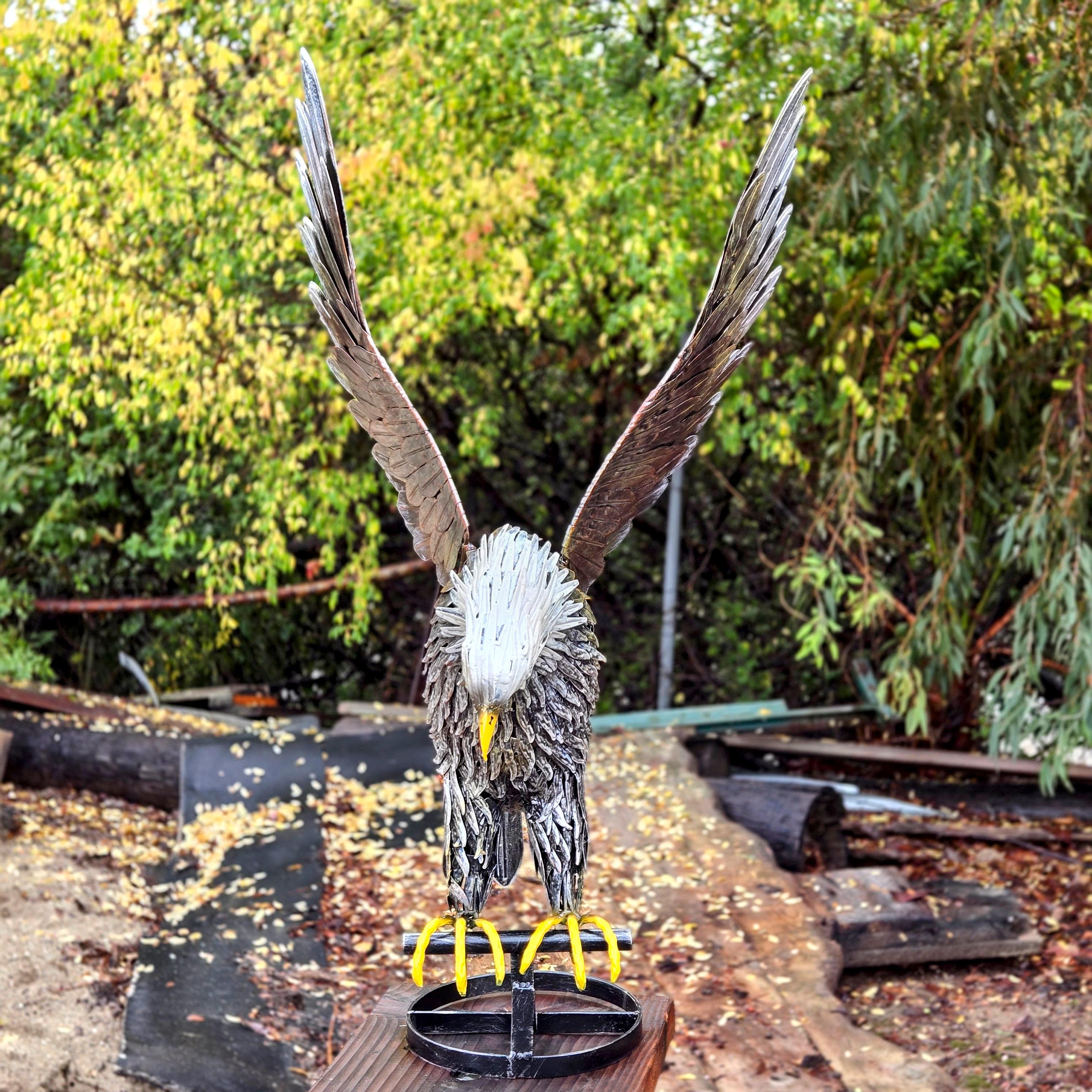Handcrafted Metal Bald Eagle for outside Garden Sculpture: Patriotic Outdoor Art