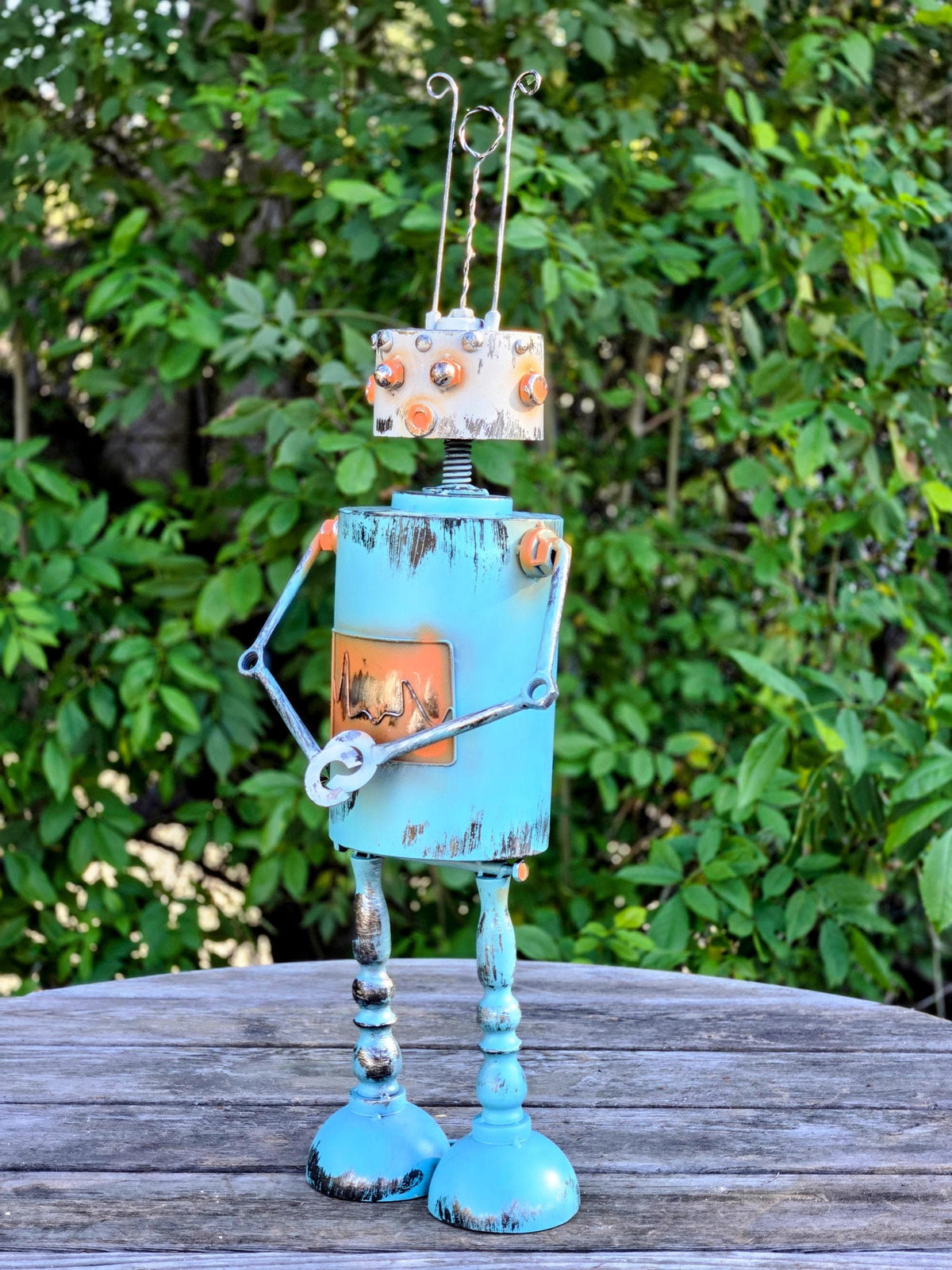Robot Garden Statue – Retro Metal Outdoor Yard Art Decor
