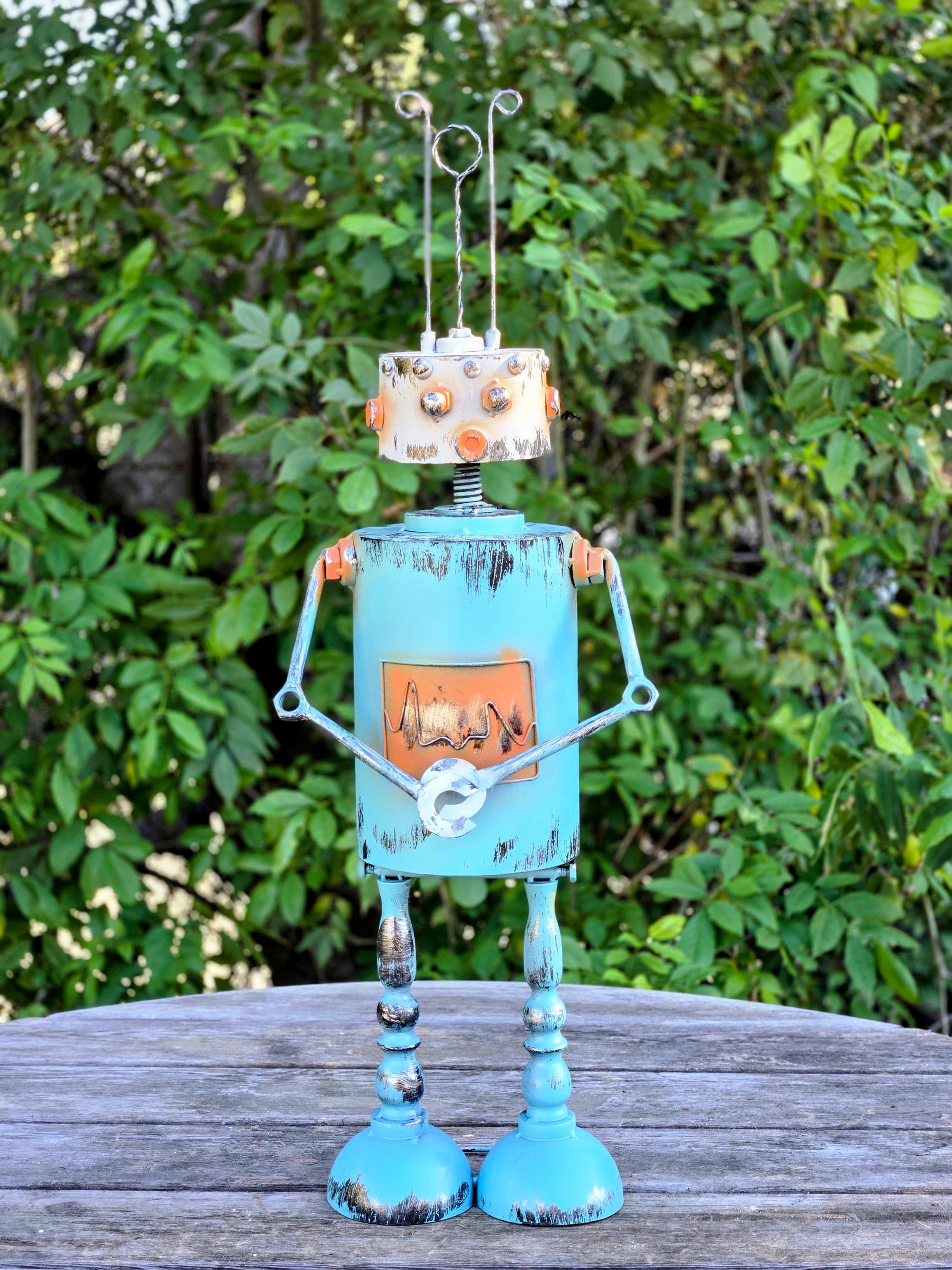 Robot Garden Statue – Retro Metal Outdoor Yard Art Decor