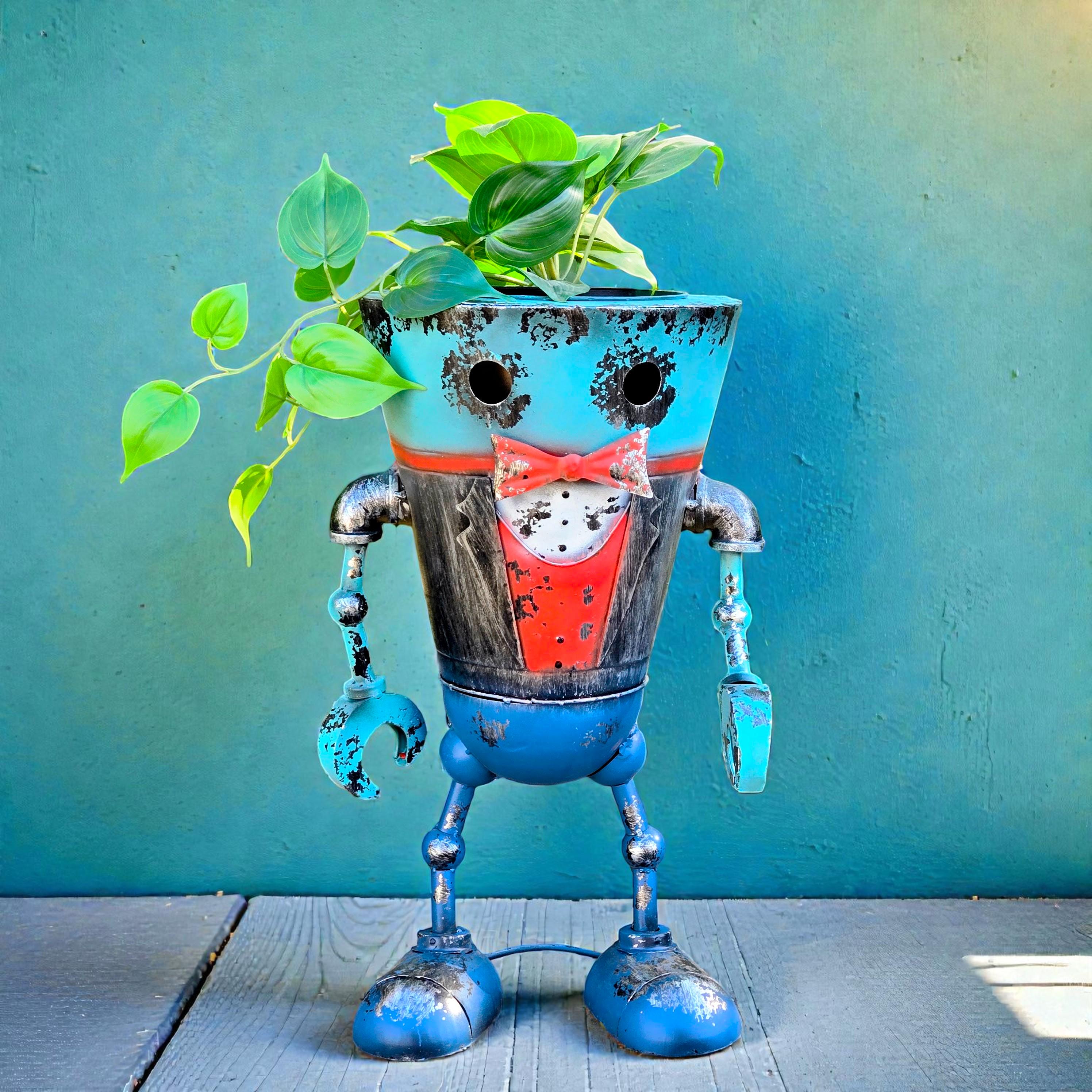 Vintage Metal Robot Planter – Rustic Garden Robot Flower Pot Decor