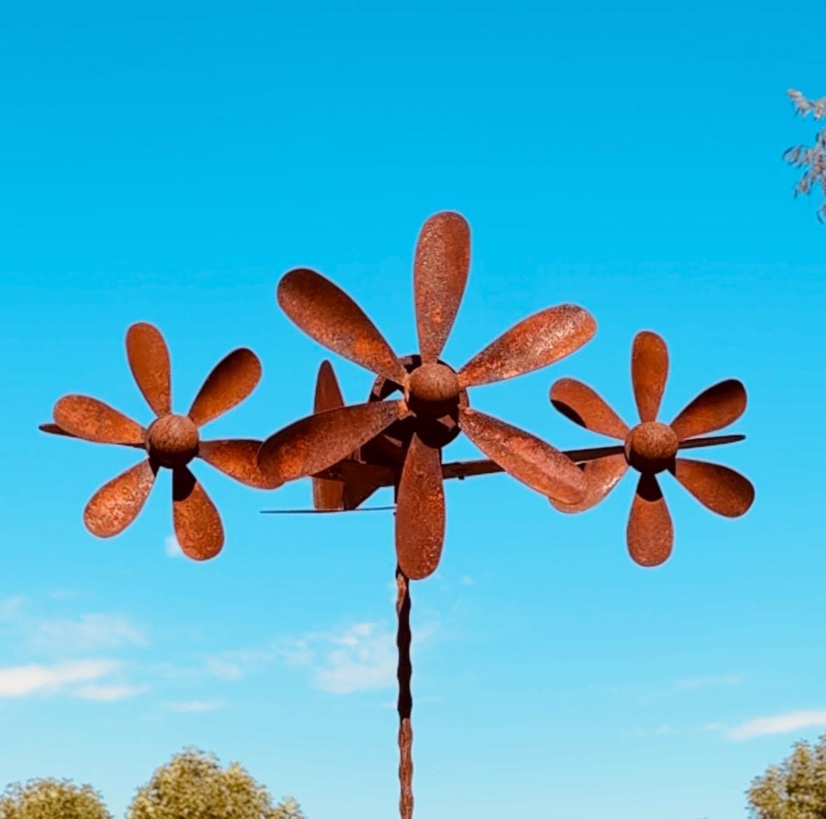 Handmade Rusty Iron Wind Spinner: Vintage Metal Flower Garden Art (67"H)