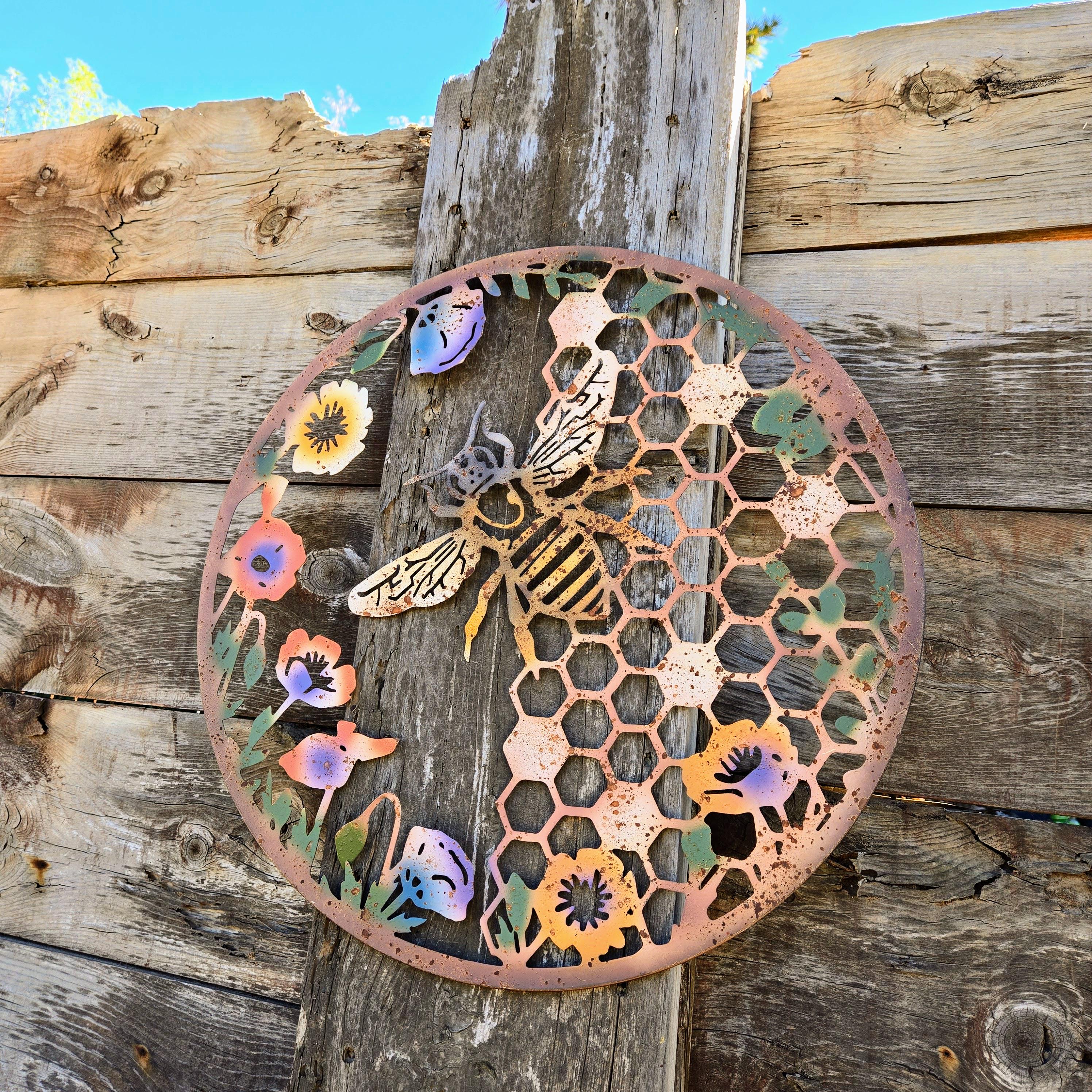 Vintage Metal Bee Wall Art – Rustic Garden & Boho Outdoor Wall Decor