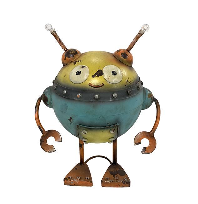 Solar Light Robot Garden Statue with Glowing Antennae – Retro Metal Outdoor Decor