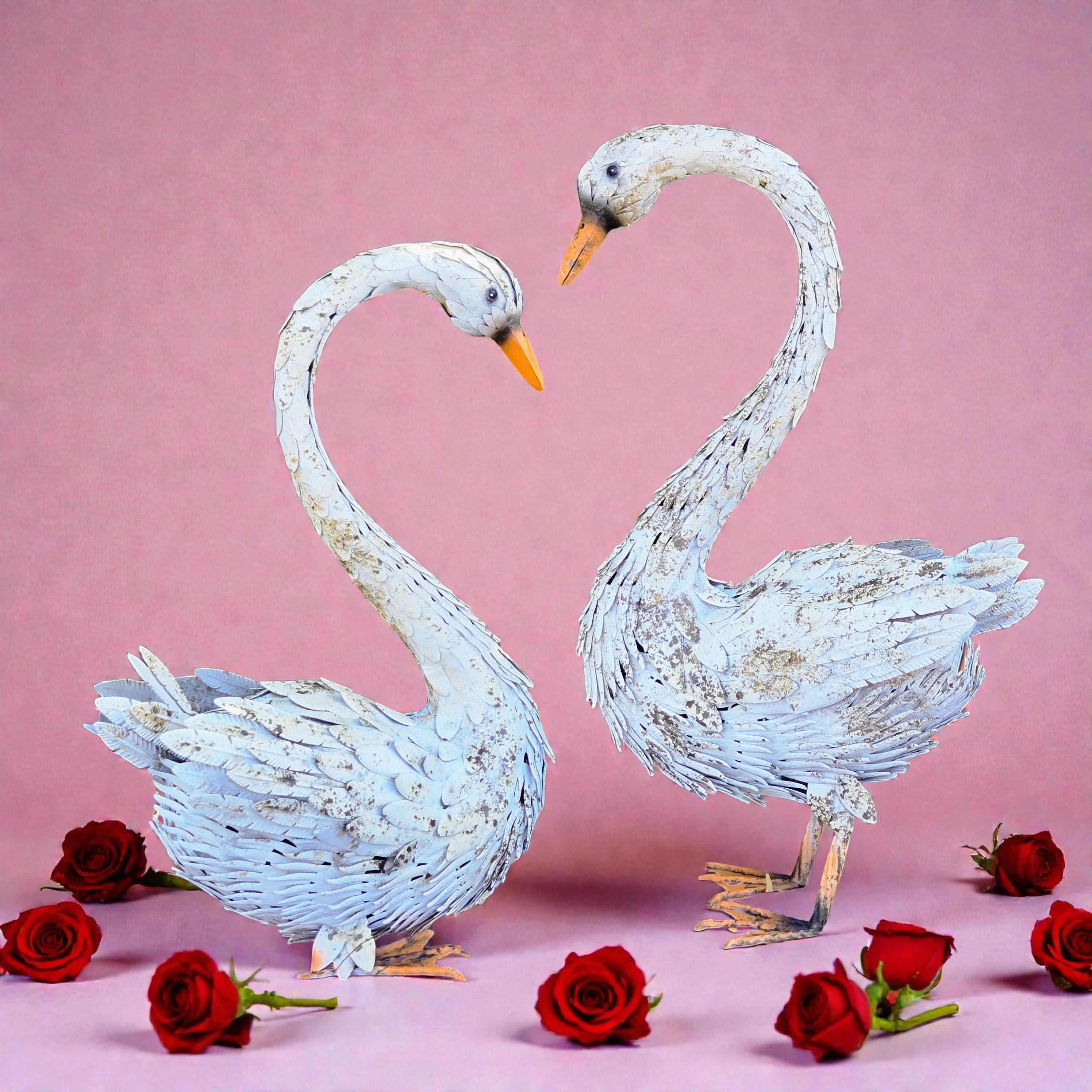 Vintage Metal Swan Garden Statues – Heart Shaped Couple  Outdoor Garden Decor